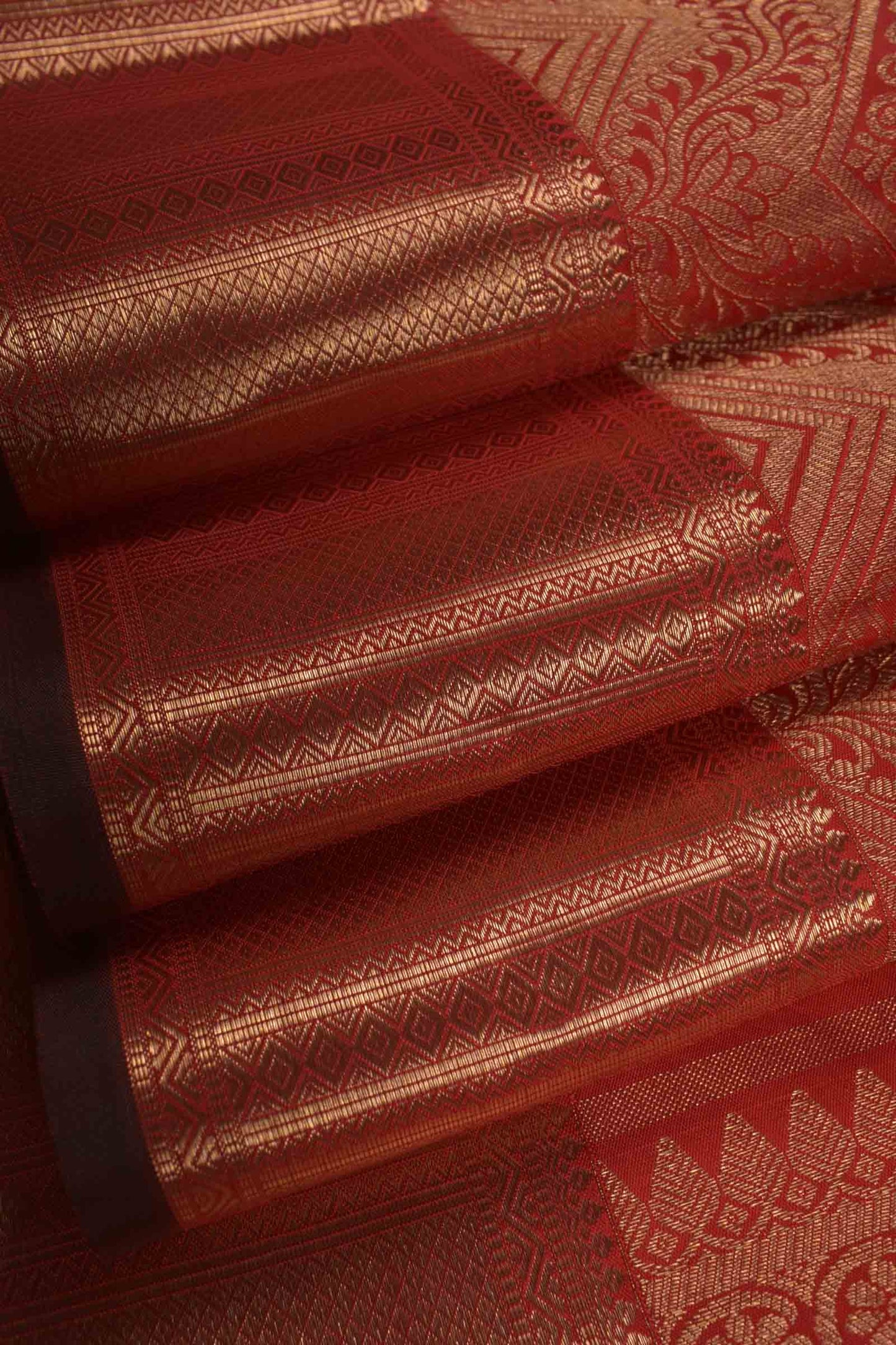 Golden Red Kanchipuram Bridal Pure Silk  Waves Jacquard Golden Zari Border Saree NAA103