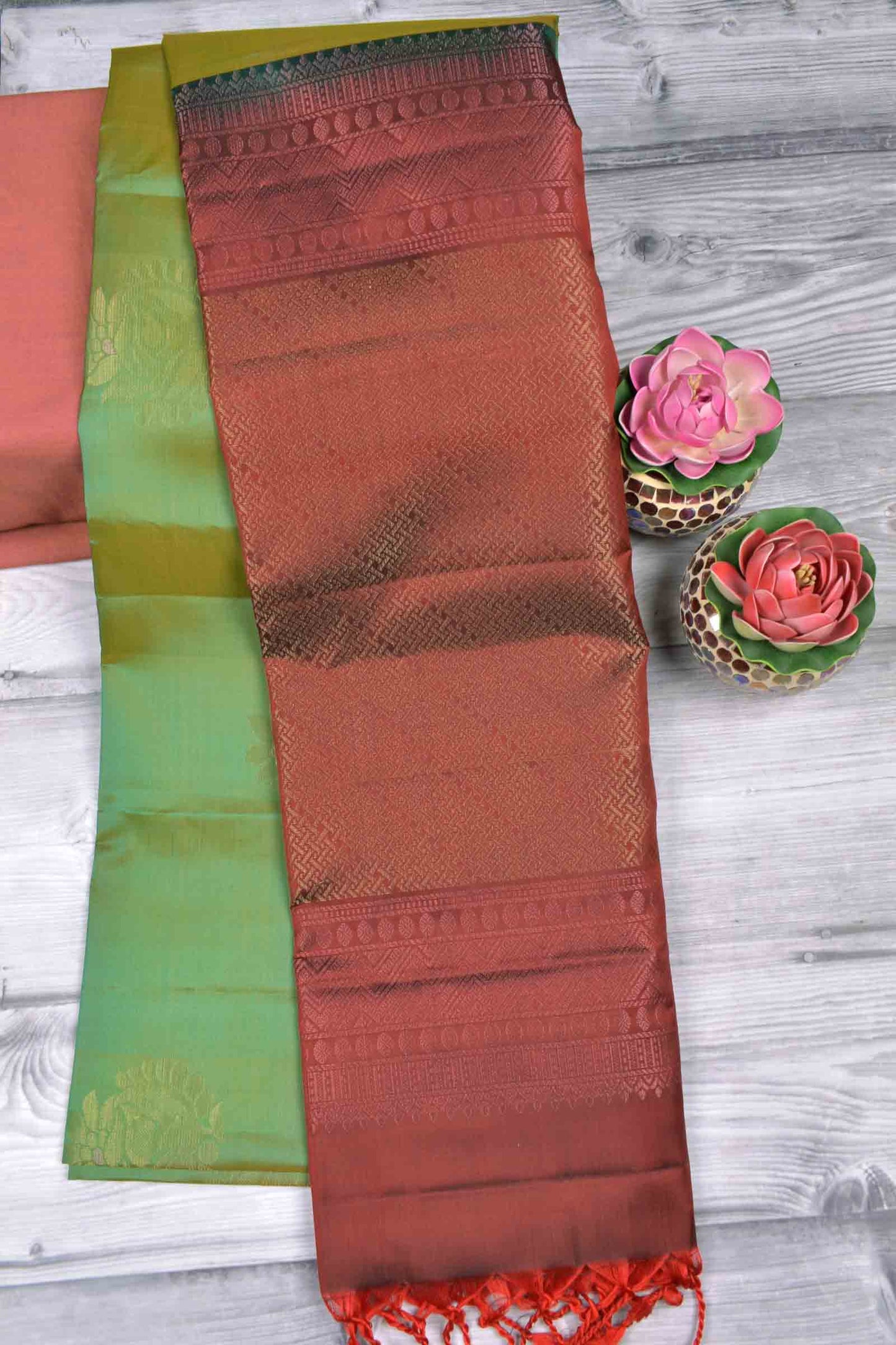 Green Body Chandbali Butta Contrast  Pallu Semi Soft Silk Saree
