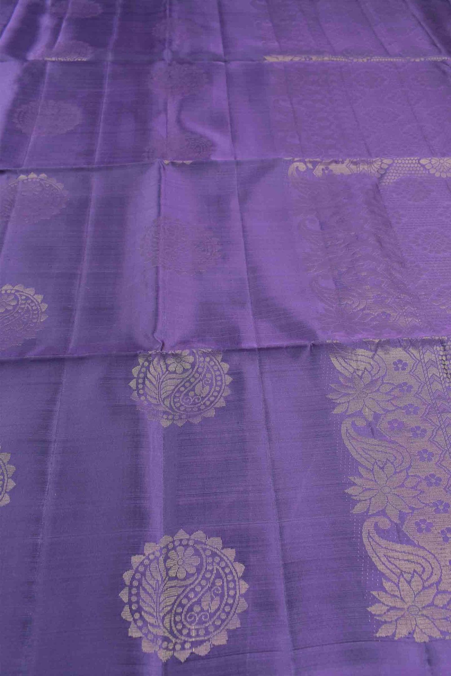 Voilet Chakra Butta Zari Pallu Borderless Semi Soft Silk Saree