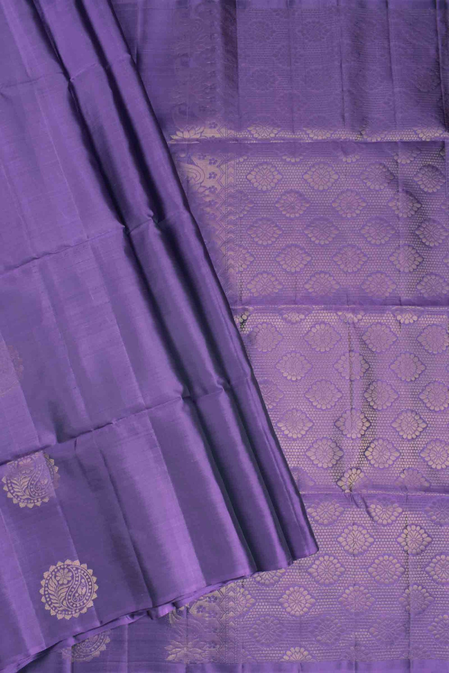 Voilet Chakra Butta Zari Pallu Borderless Semi Soft Silk Saree