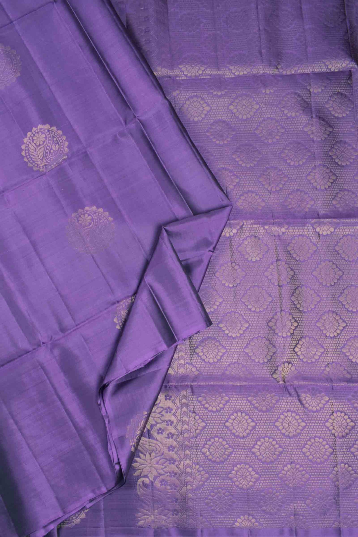 Voilet Chakra Butta Zari Pallu Borderless Semi Soft Silk Saree