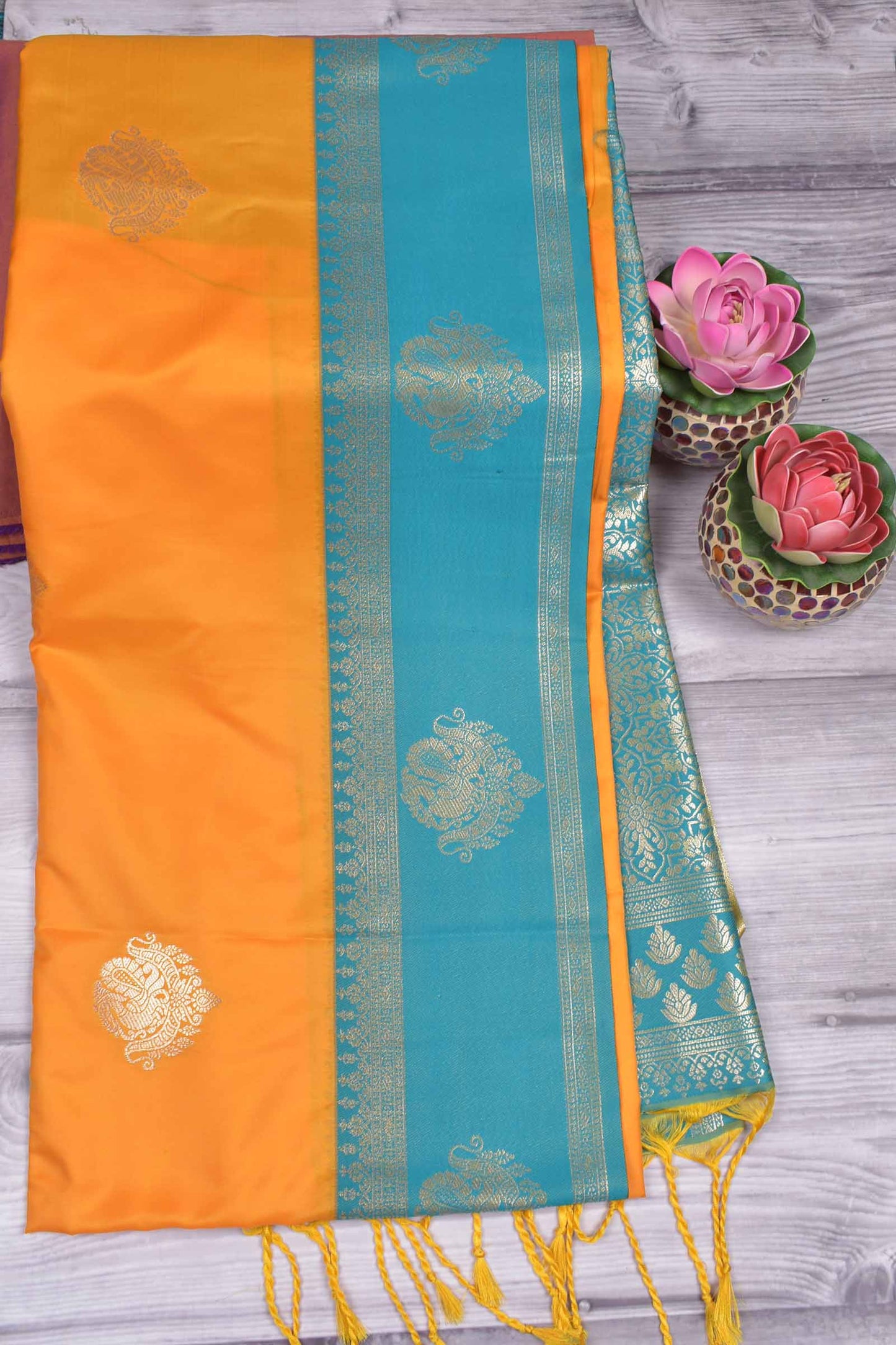 Yellow Peacock Butta Green Contrast Pallu Semi Soft Silk Saree