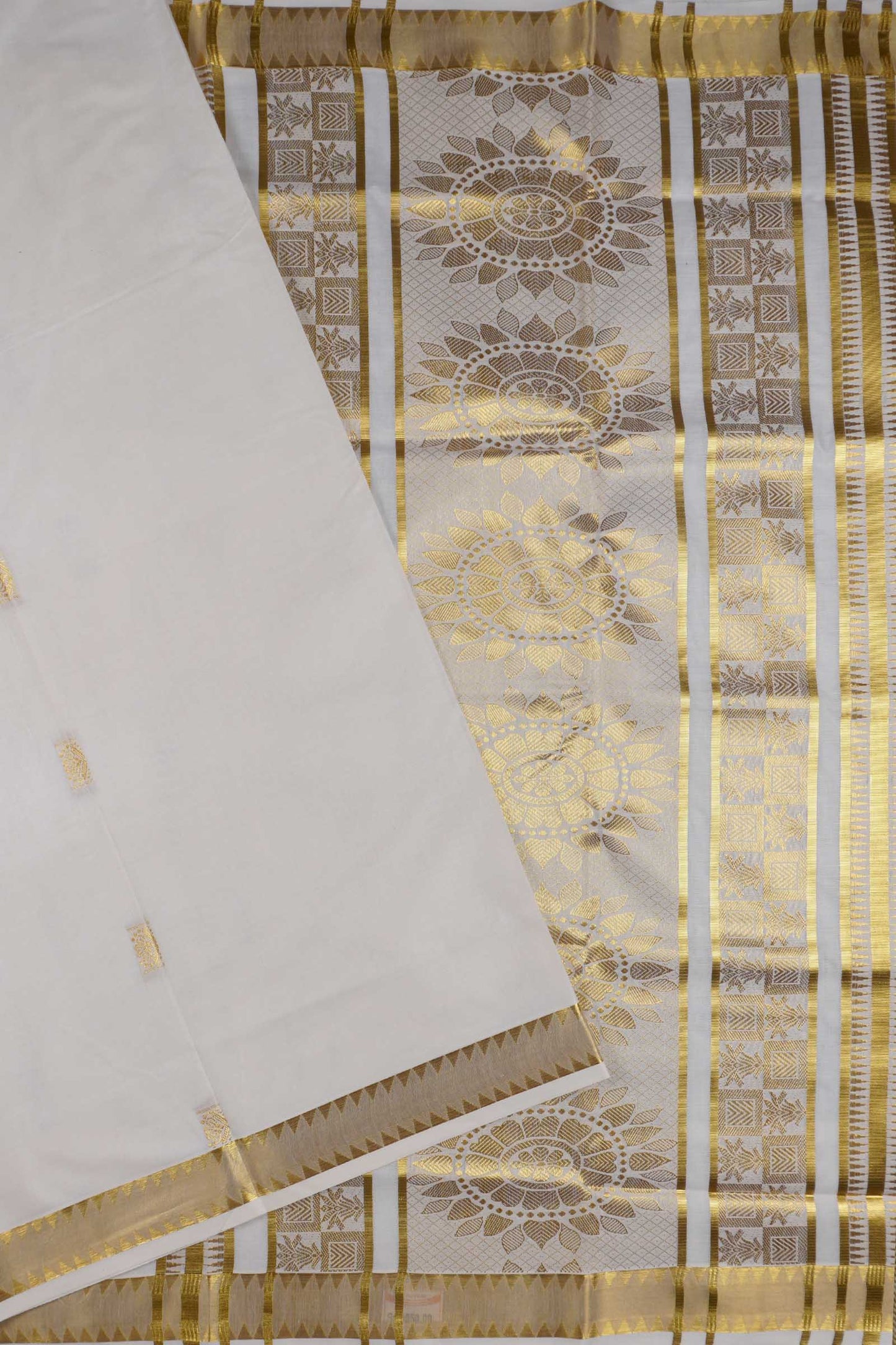 Off White Pure Kerala Cotton Traditional Butta Golden Rich Pallu Saree