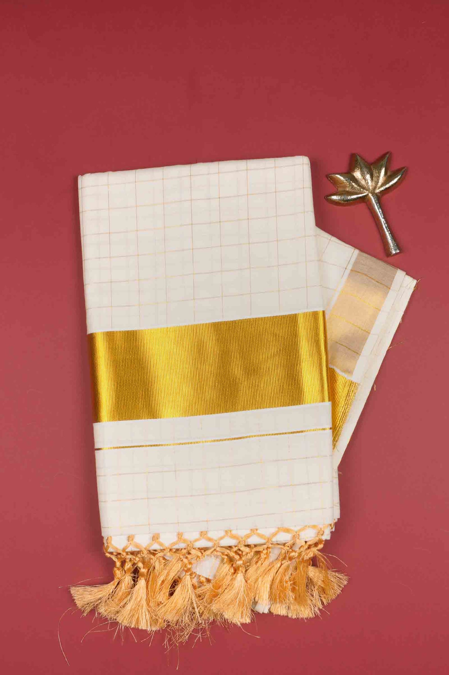 Off White Kerala Pure Cotton Checks Body and Pallu Saree