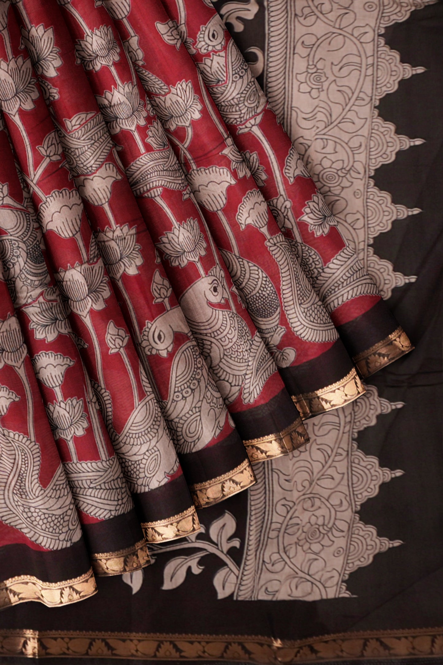 Maroon  Floral Lotus Printed Cotton Zari Border Saree
