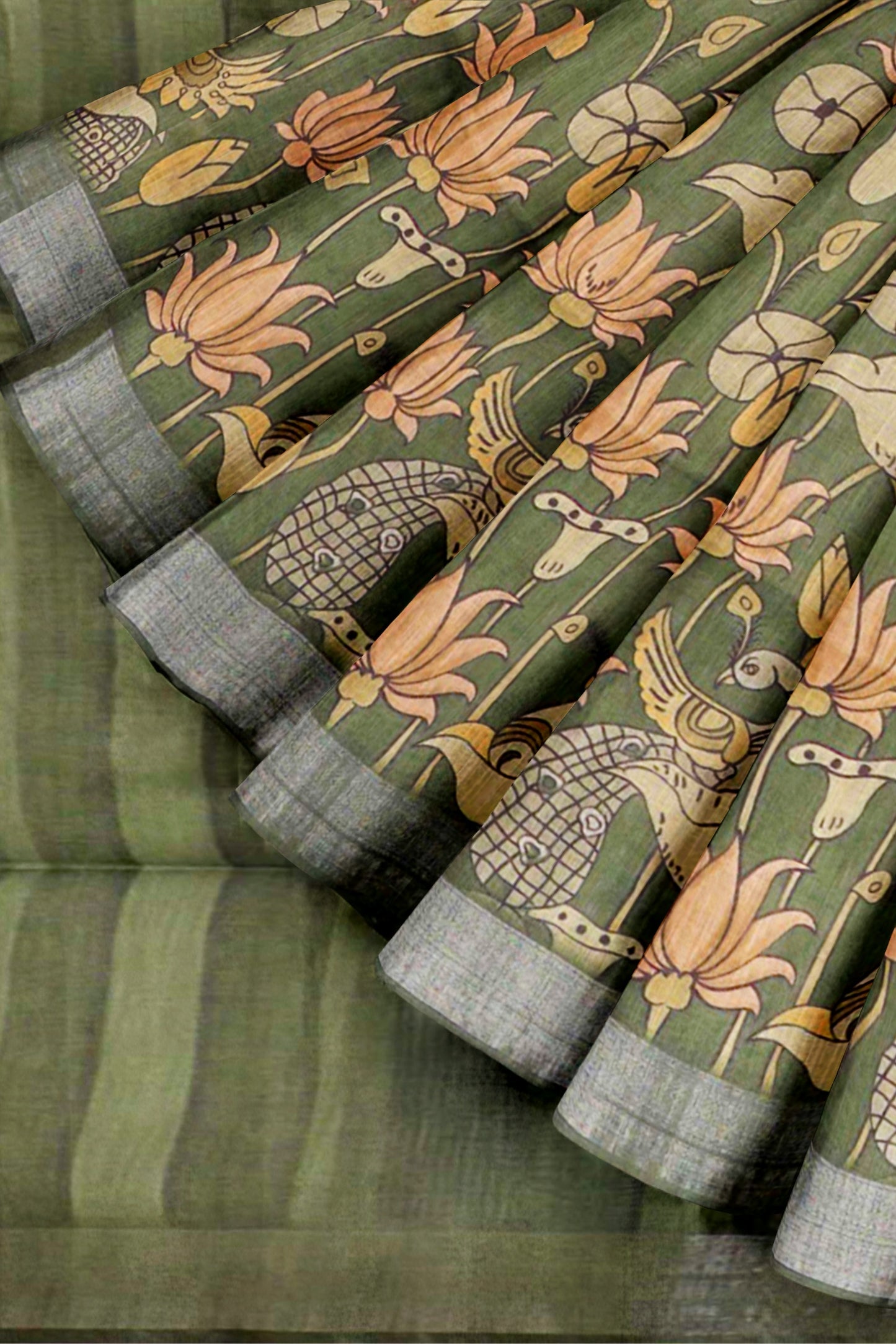 Green Cotton Fancy Lotus Print Silver Border Saree
