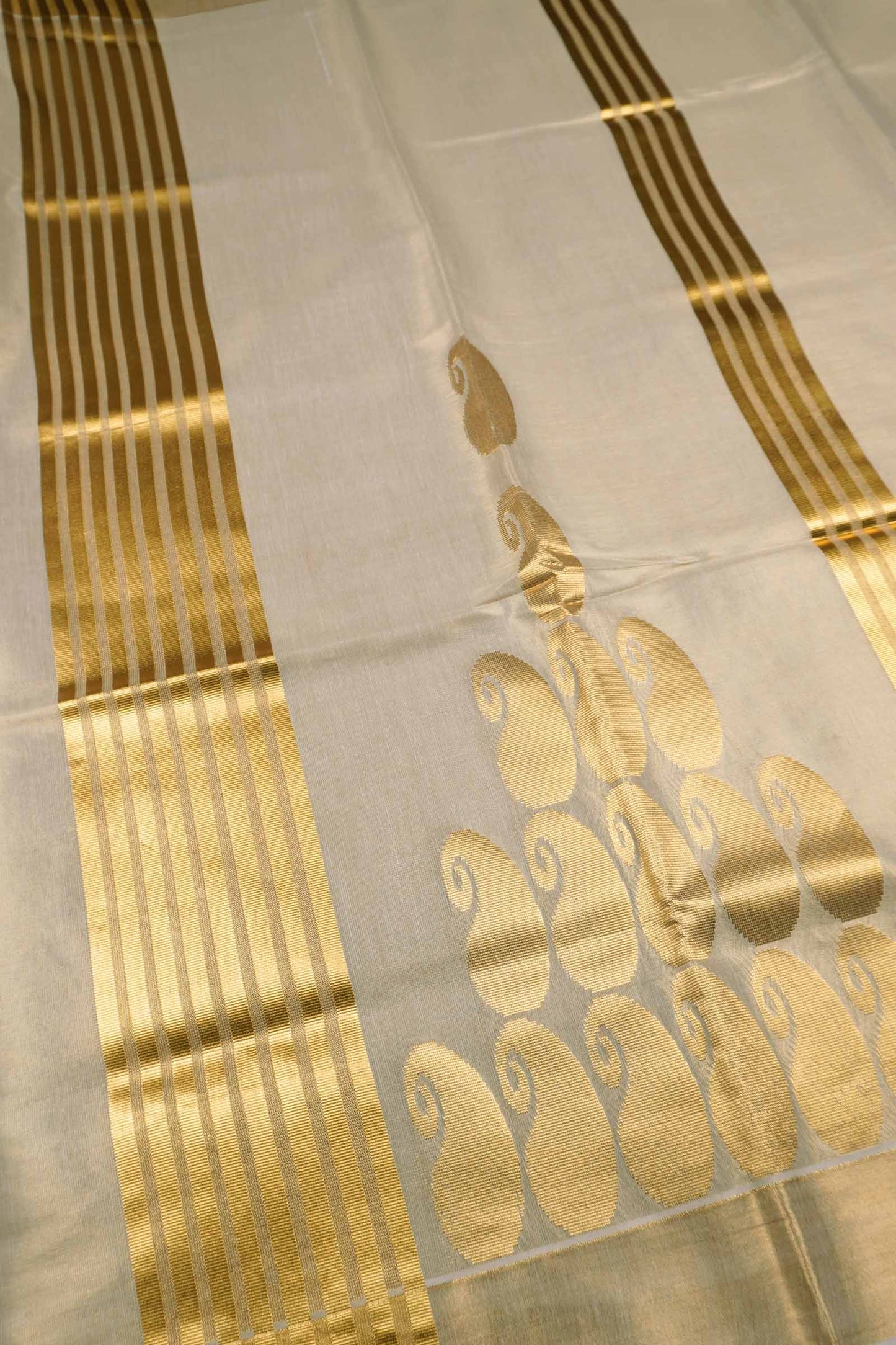 Off White Kerala Tissue Cotton Paisley Tower Butta Saree