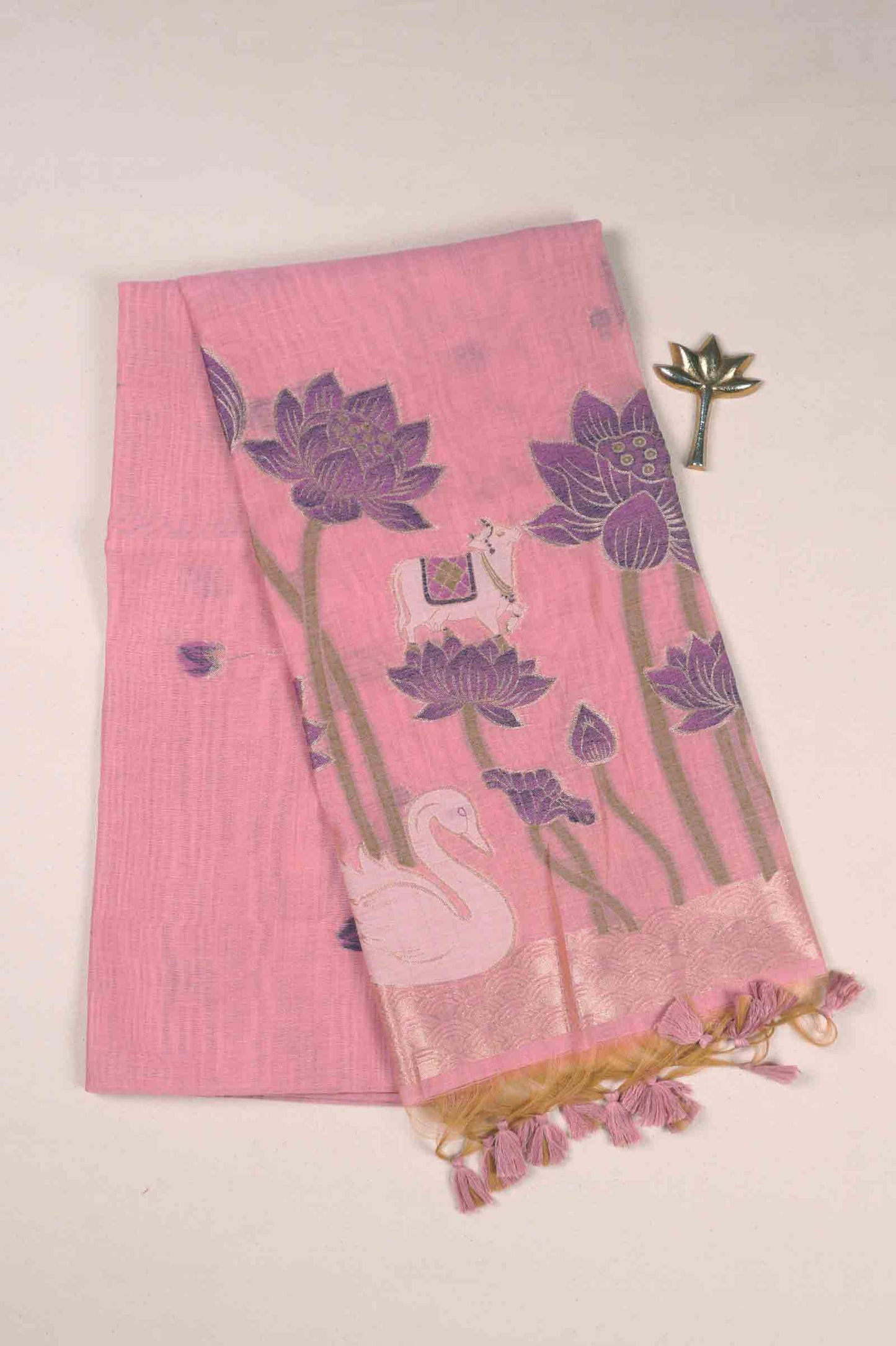 Light Pink Bengal Cotton Kamalam Butta Swan Garden Pallu Saree