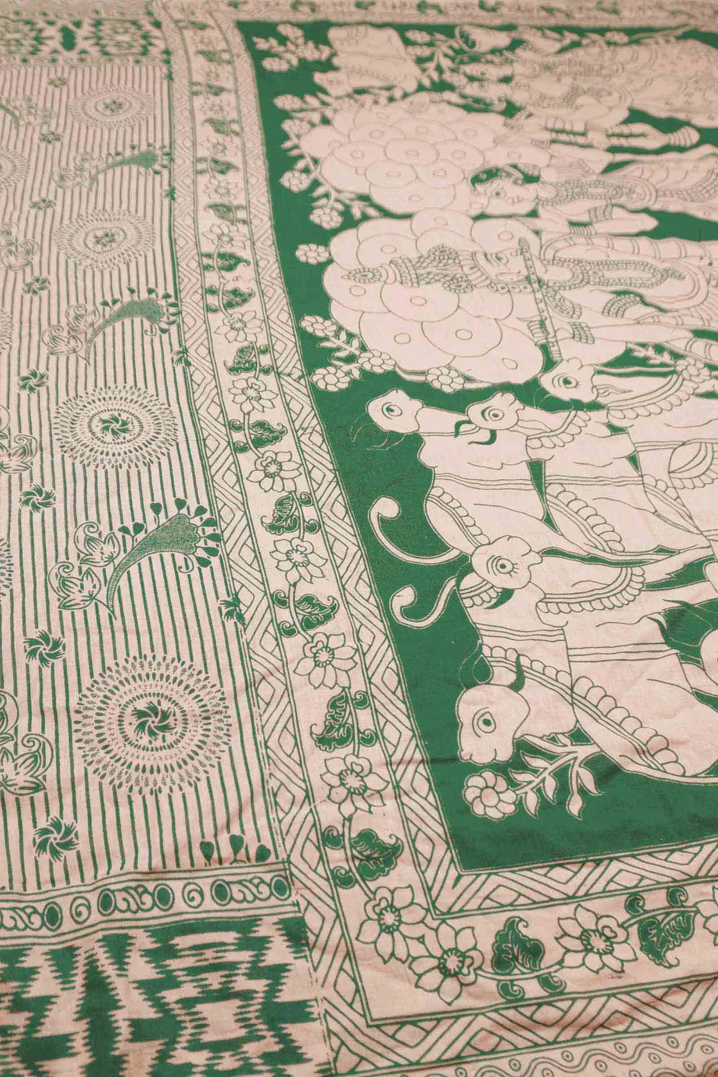 Off White Kalamkari Pure Cotton Chakra Print Vrindhavan Pallu Saree