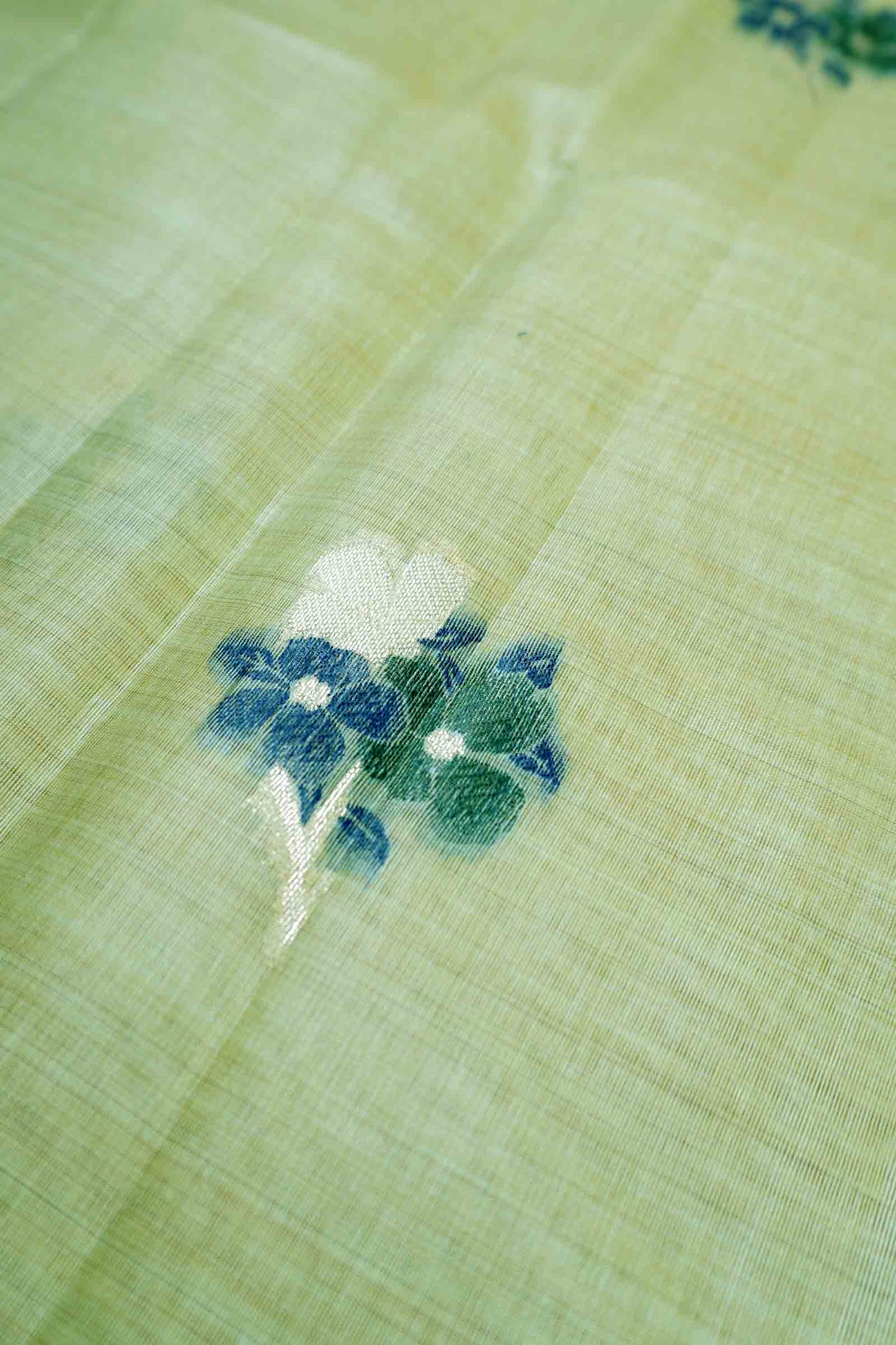 Green Soft Bengal Cotton Bird Trails Saree