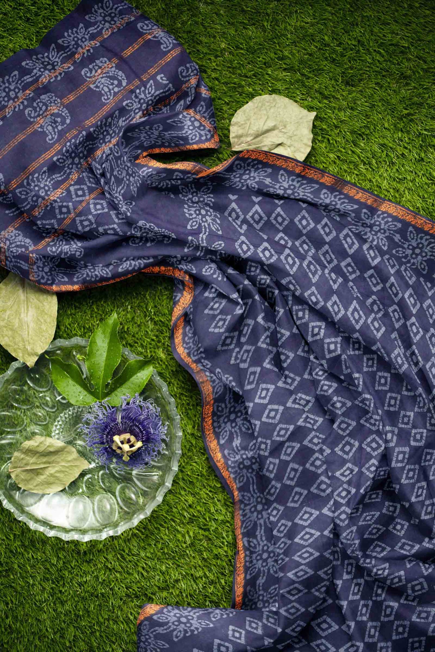 Blue Pure Sungudi Cotton Ratna Maala Flower Zari Border Saree