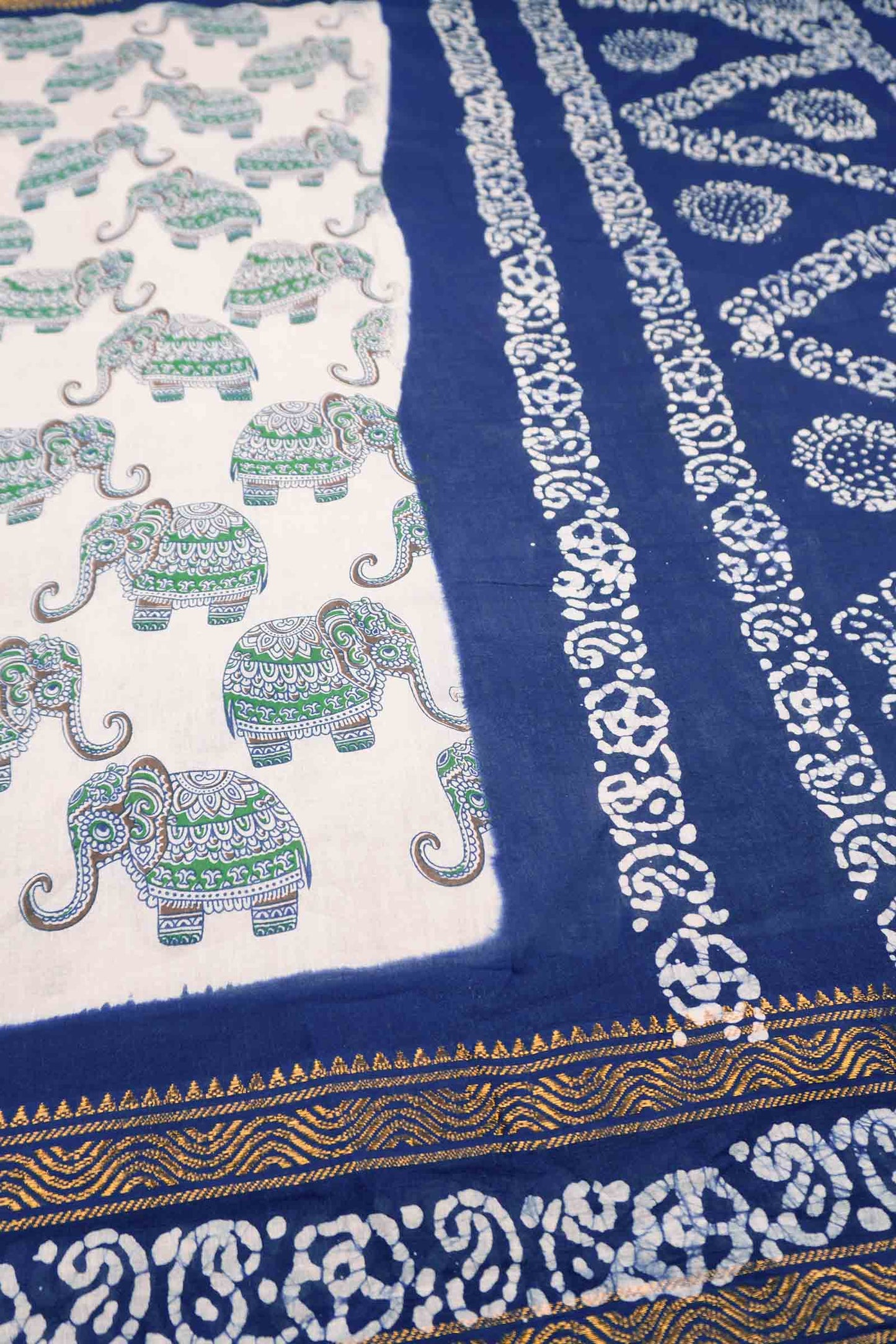 Off White Pure Sungudi Cotton Elephant Print Zari  Border Saree