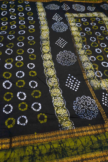 Black Pure Sungudi Cotton Cosmic Dots Double Pet Border Saree