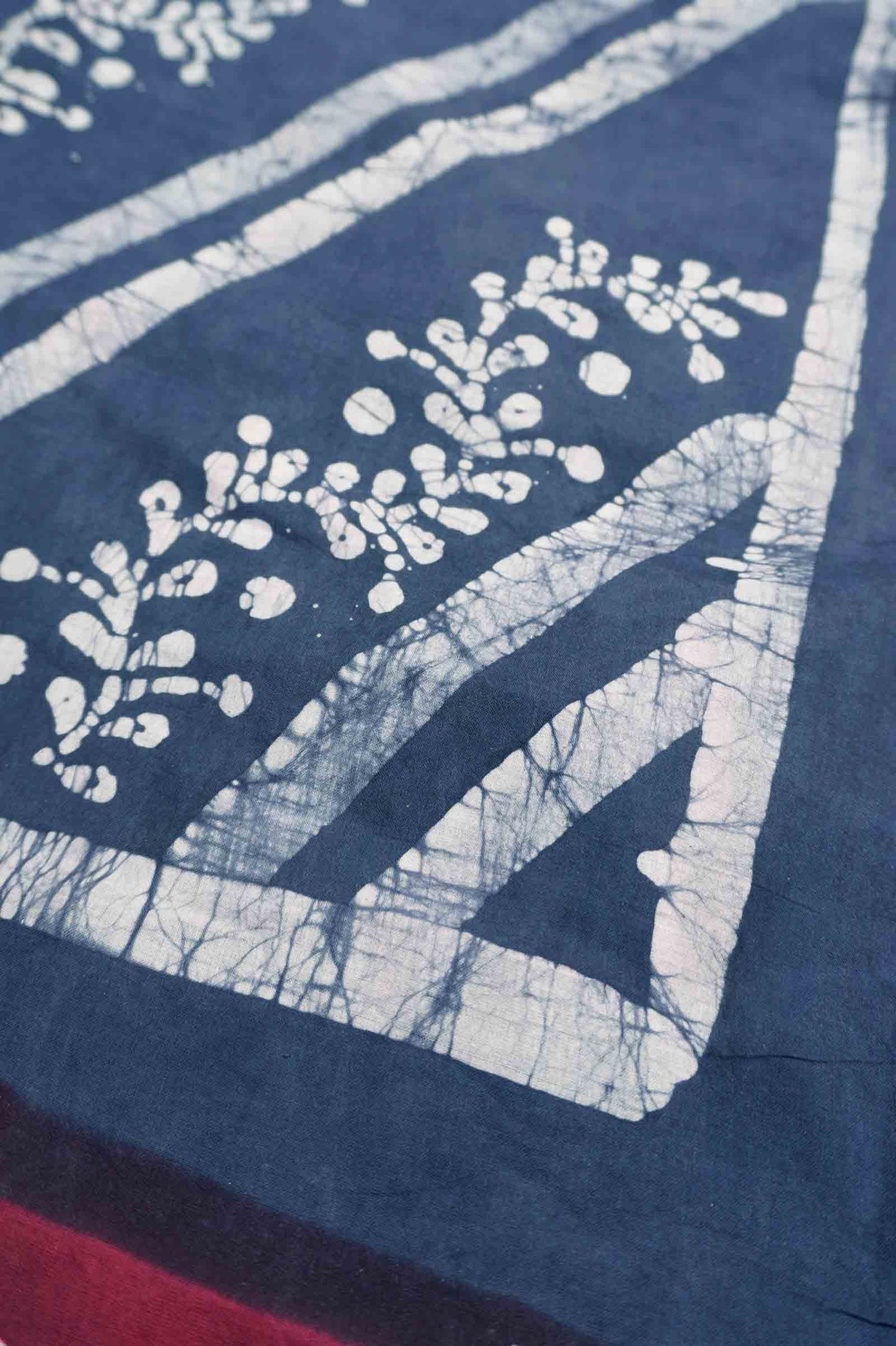 Grey Pure Sungudi Cotton Fancy Cross Line Print Zari Border Contrast Pallu Saree