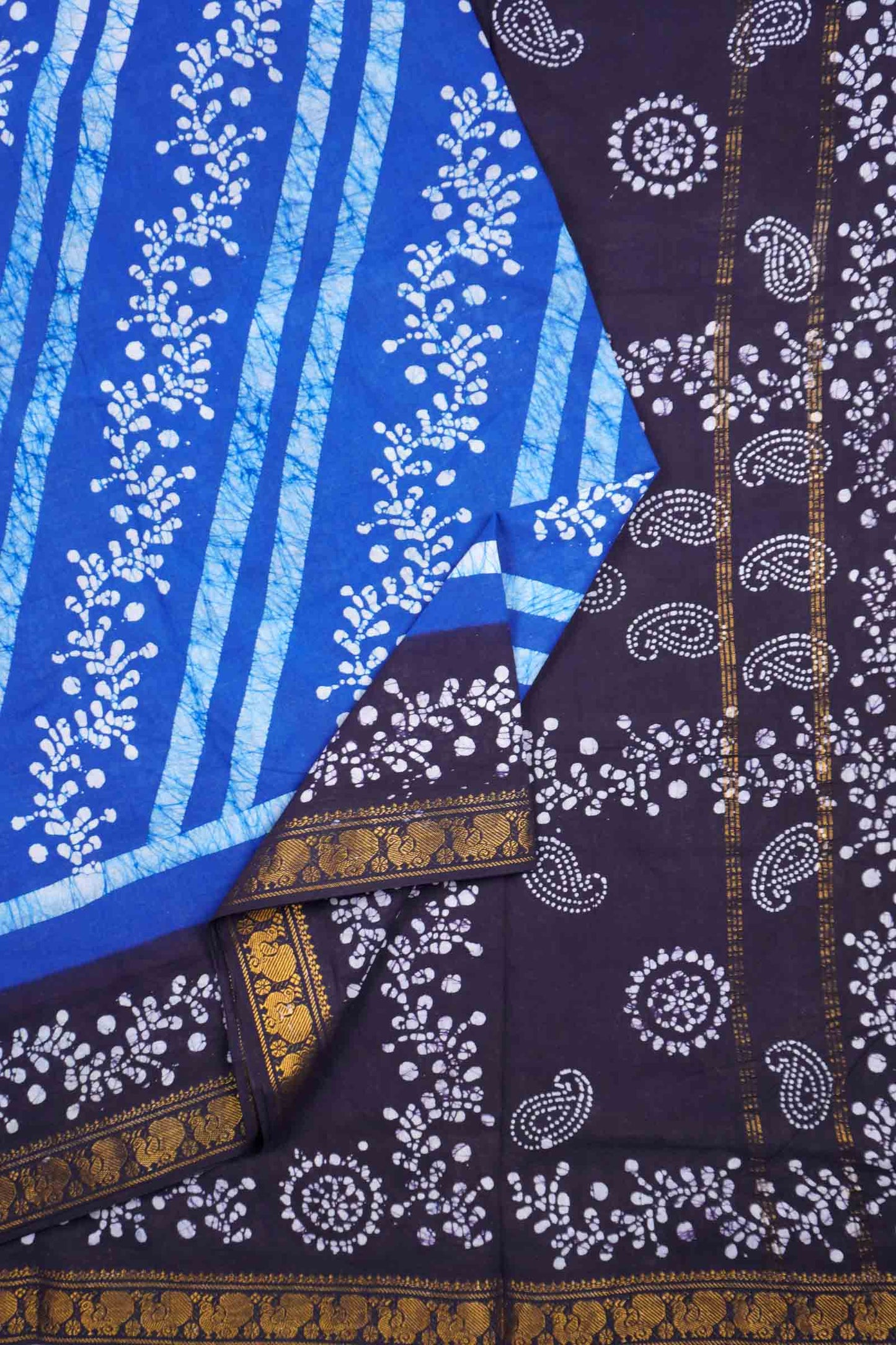 Blue Pure Sungudi Cotton Fancy Cross Line Print Zari Border Mango Pallu Saree