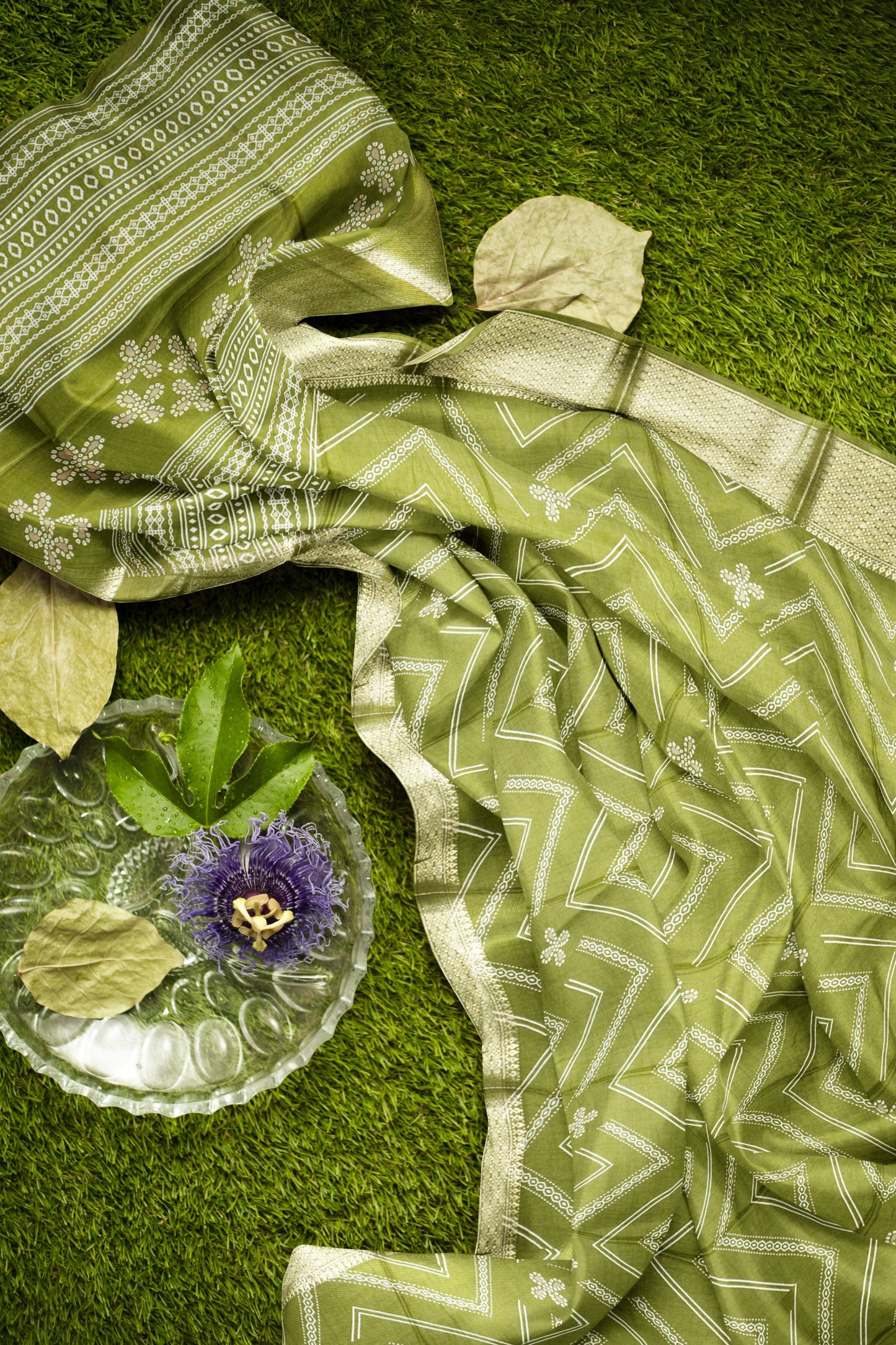 Olive Green Semi Dola Fancy Stripes Print Zari Border Saree