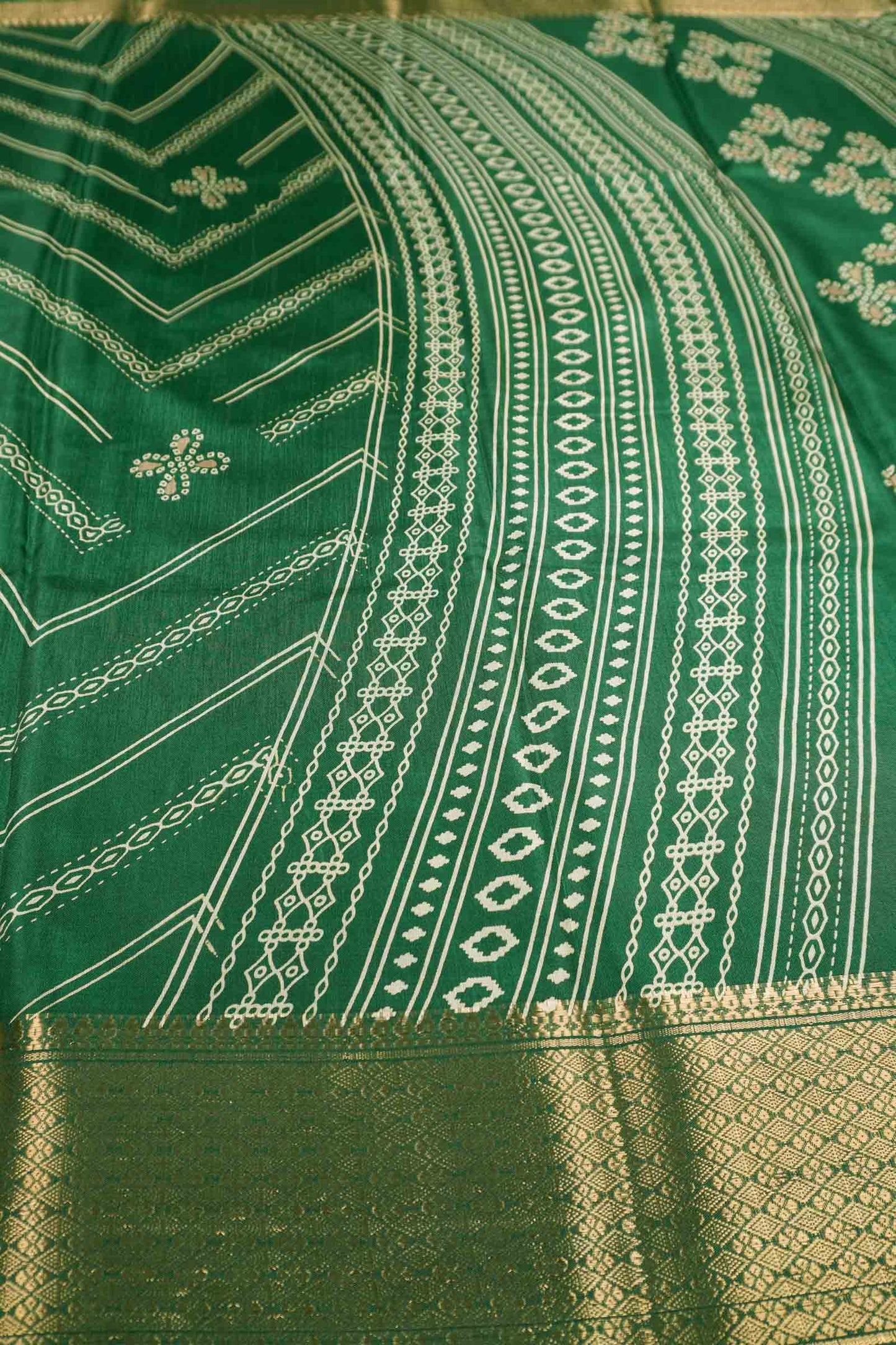 Green Semi Dola Fancy Stripes Print  Zari Border Saree