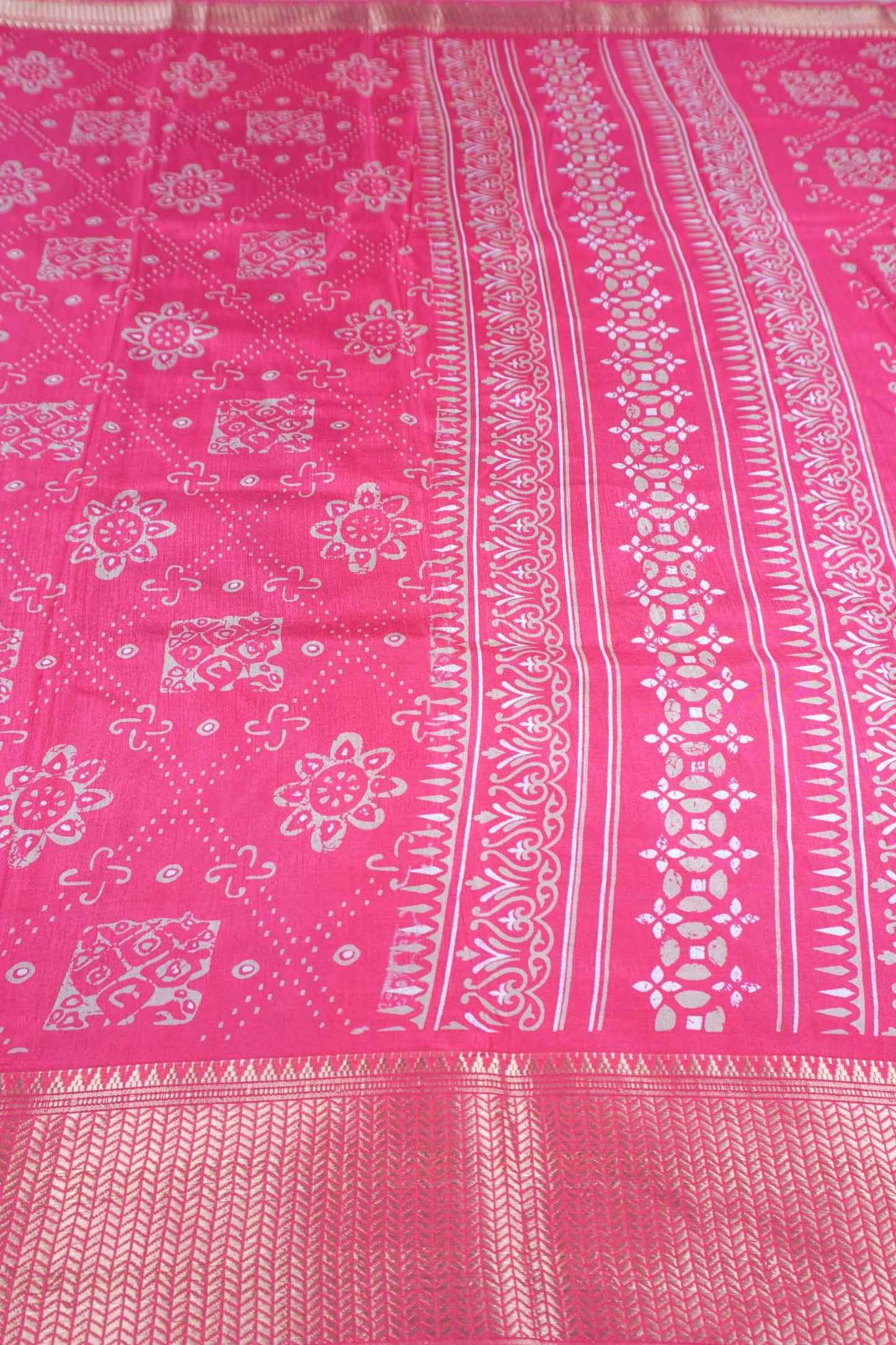 Pink Semi Dola Floral Frames Print Zari Border Saree