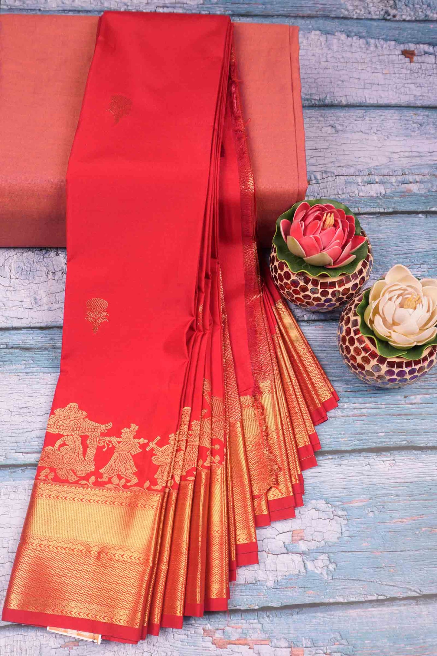 Red Colour Semi Soft Silk Small Butta Pallaku Zari Border Saree