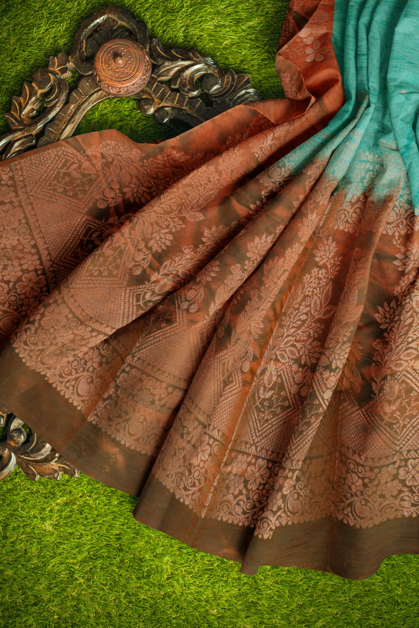 Peacock Green Mini Butta Zari Flowers Border Pallu Jute Semi Soft Silk Saree NAA247