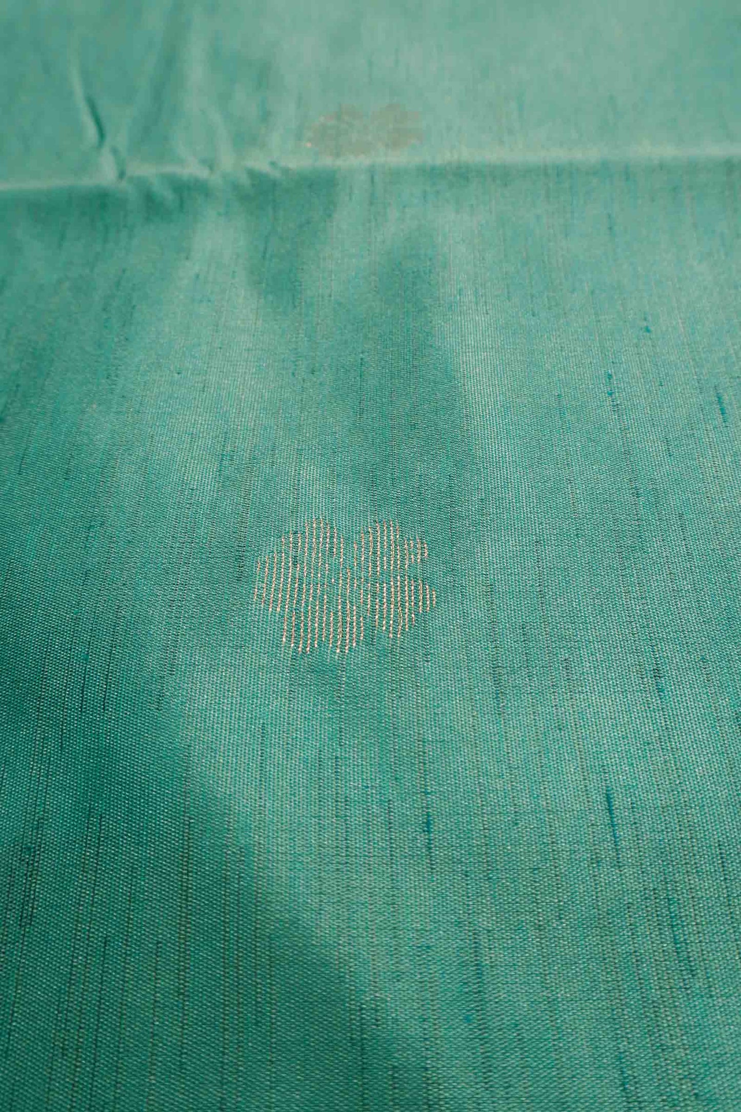 Peacock Green Mini Butta Zari Flowers Border Pallu Jute Semi Soft Silk Saree NAA247