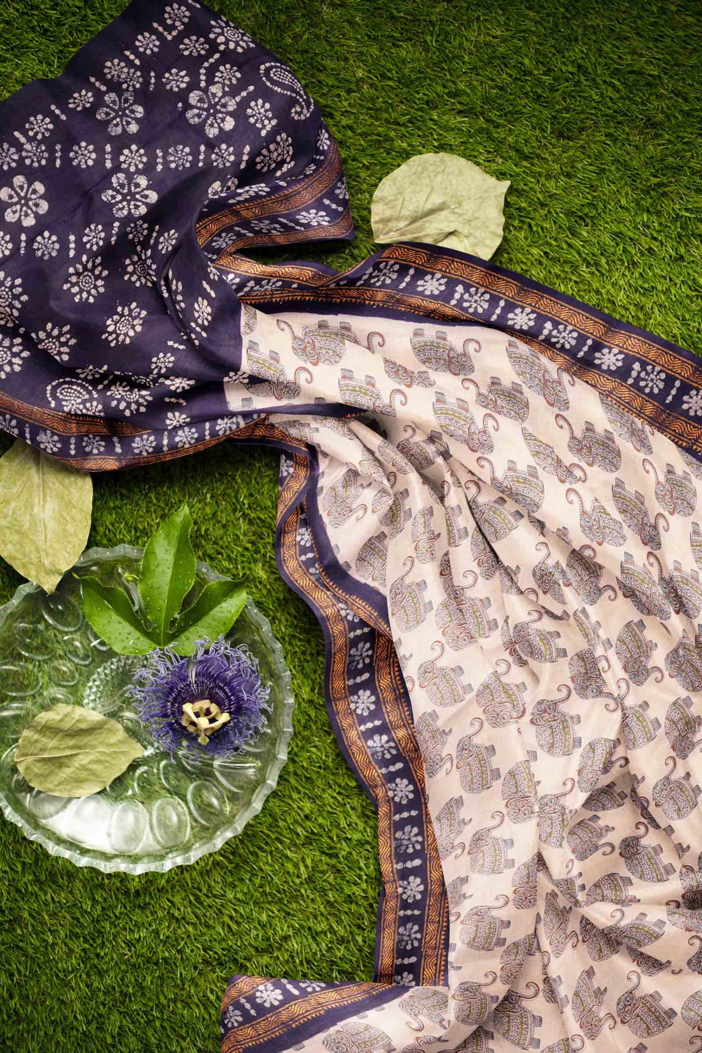 Off White Pure Sungudi Cotton Elephant Design Floral Rangoli Pallu Saree NAA244