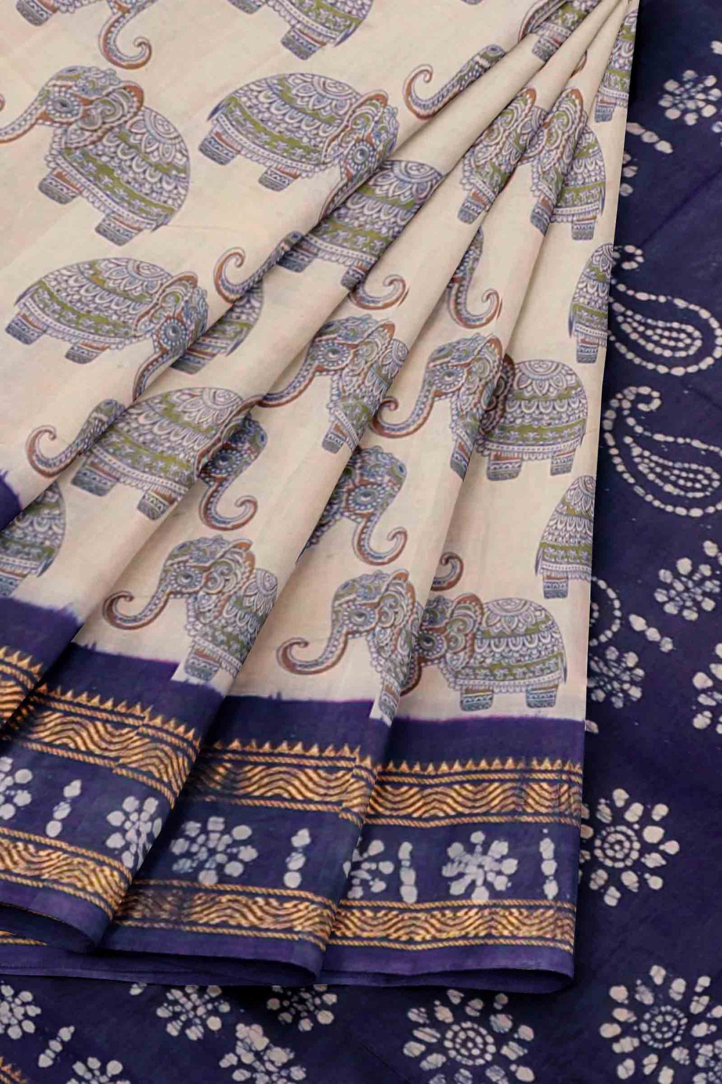 Off White Pure Sungudi Cotton Elephant Design Rettai Pet Border Saree NAA244