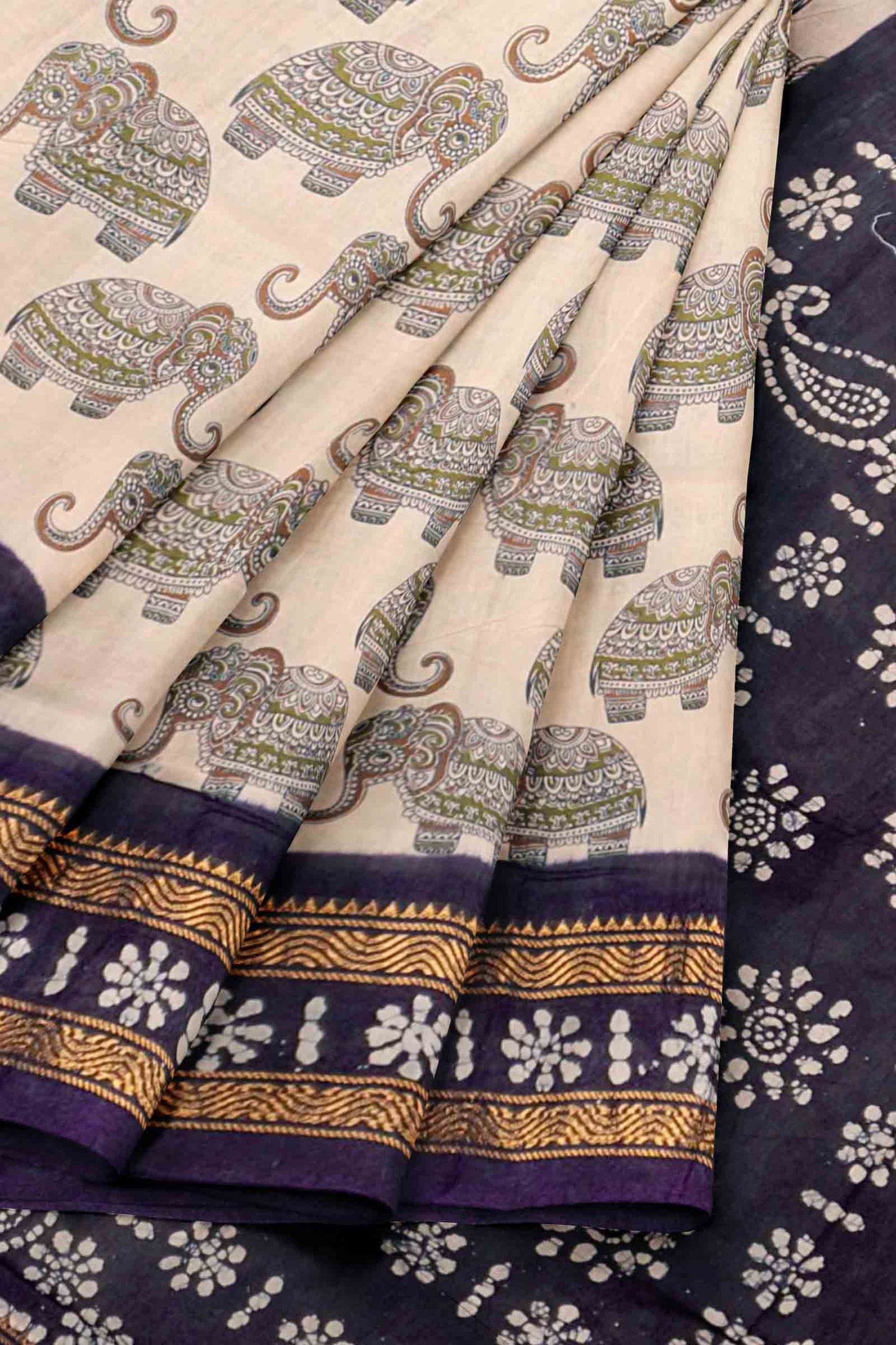 Off White Pure Sungudi Cotton Elephant Design Paisely Pallu Saree NAA244