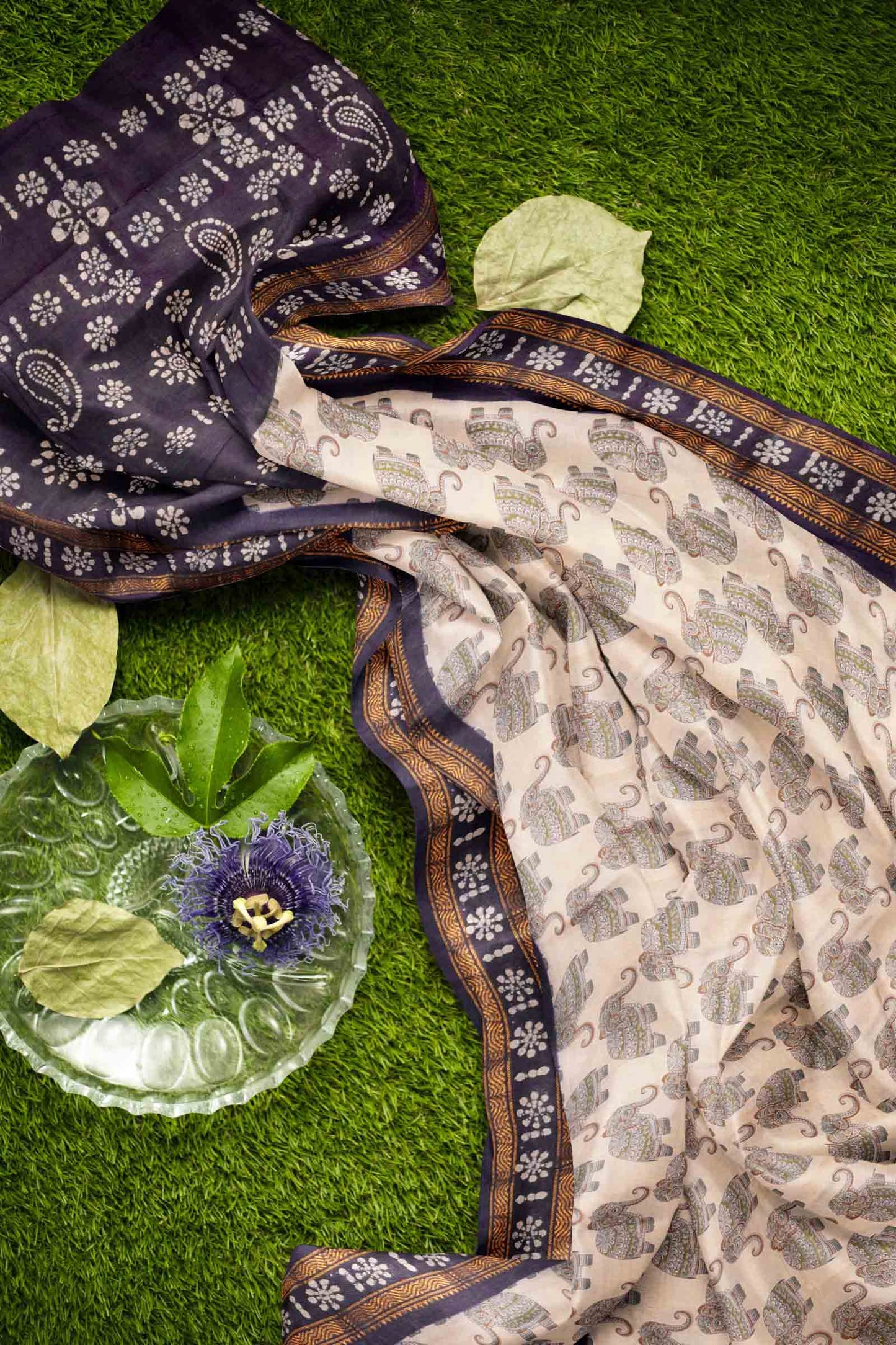 Off White Pure Sungudi Cotton Elephant Parade Zari Border Saree NAA244