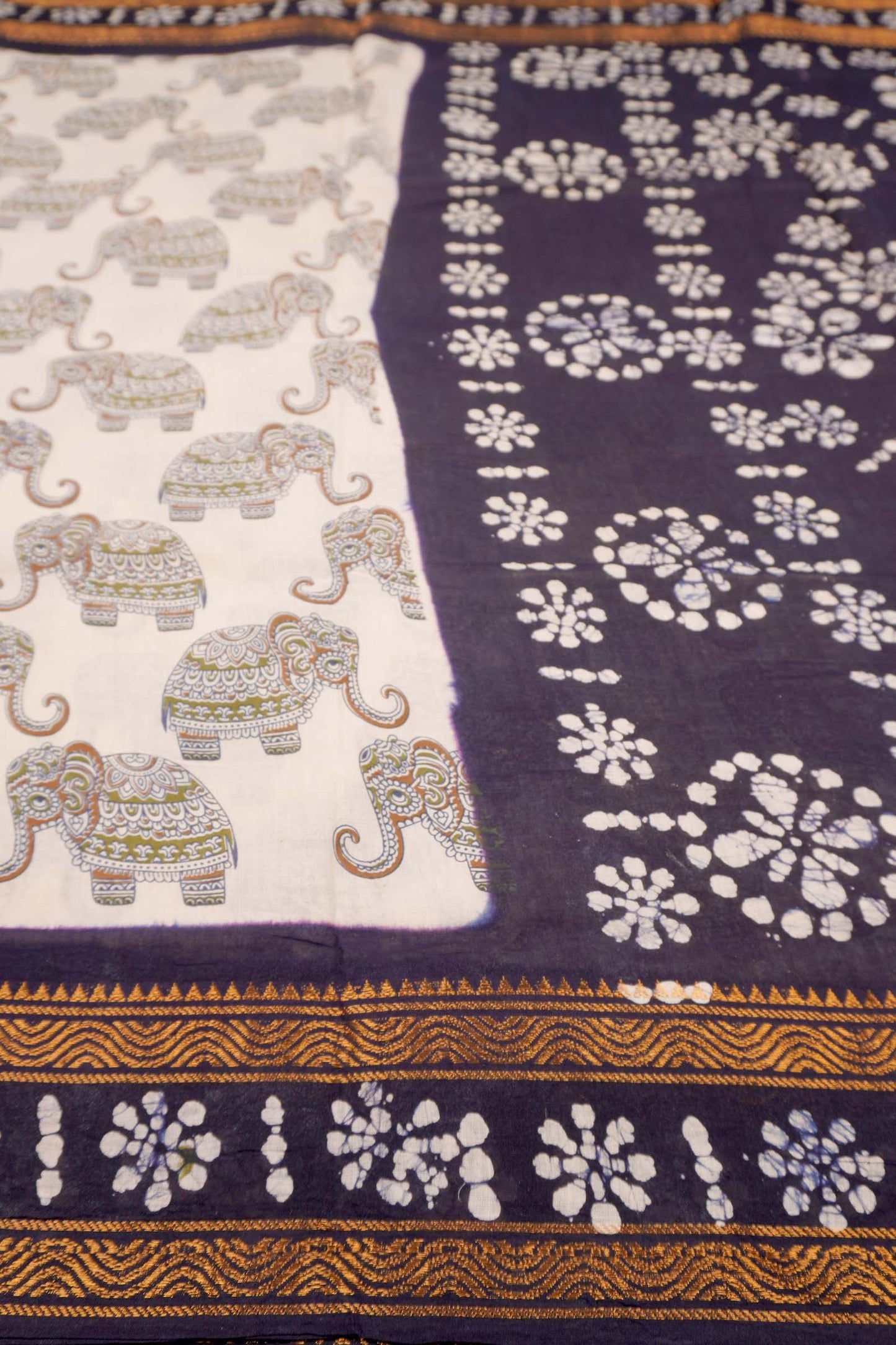 Off White Pure Sungudi Cotton Meena Elephant Prints Zari Border Saree NAA244