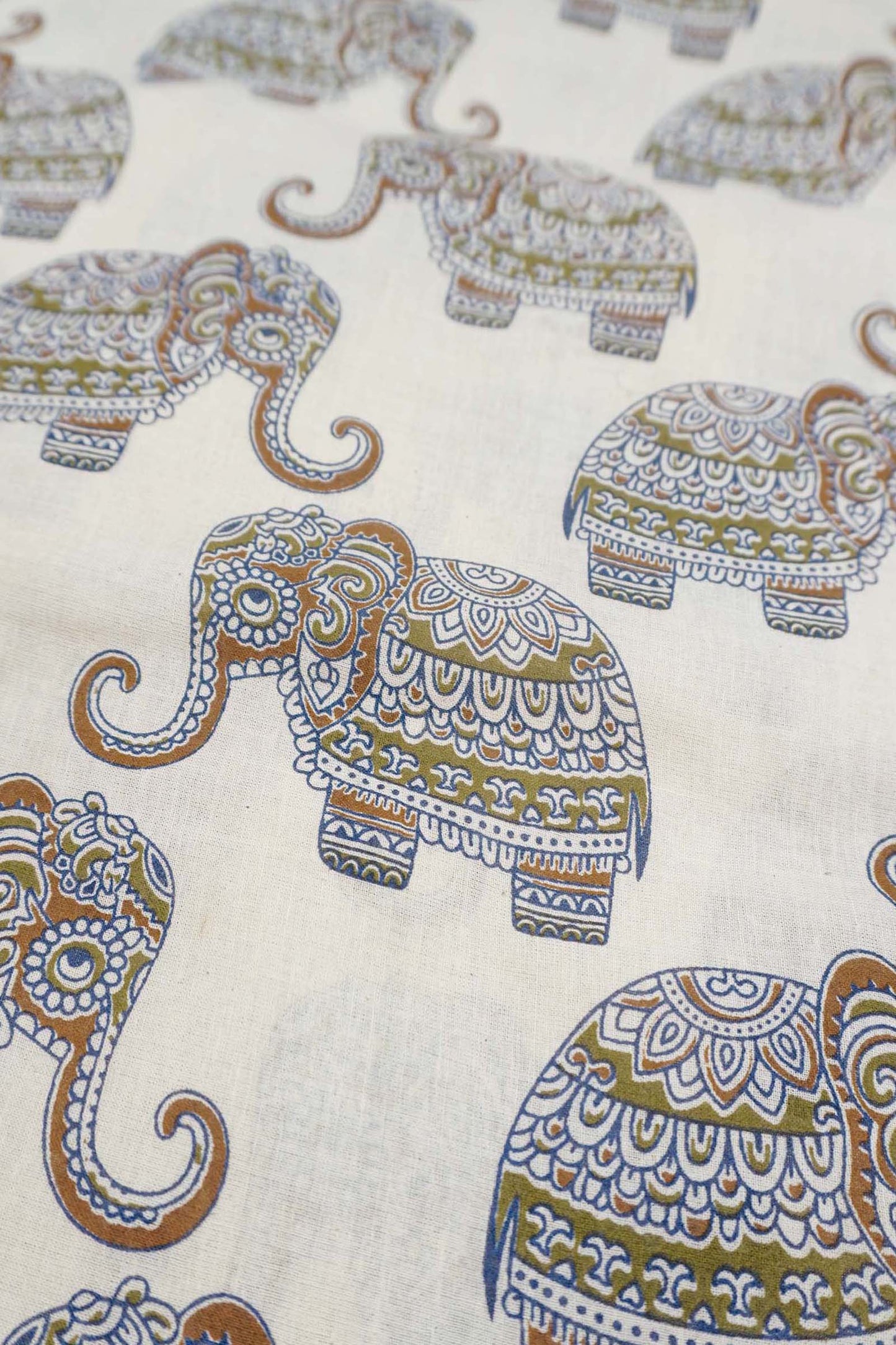 Off White Pure Sungudi Cotton Elephant Design Paisely Pallu Saree NAA244