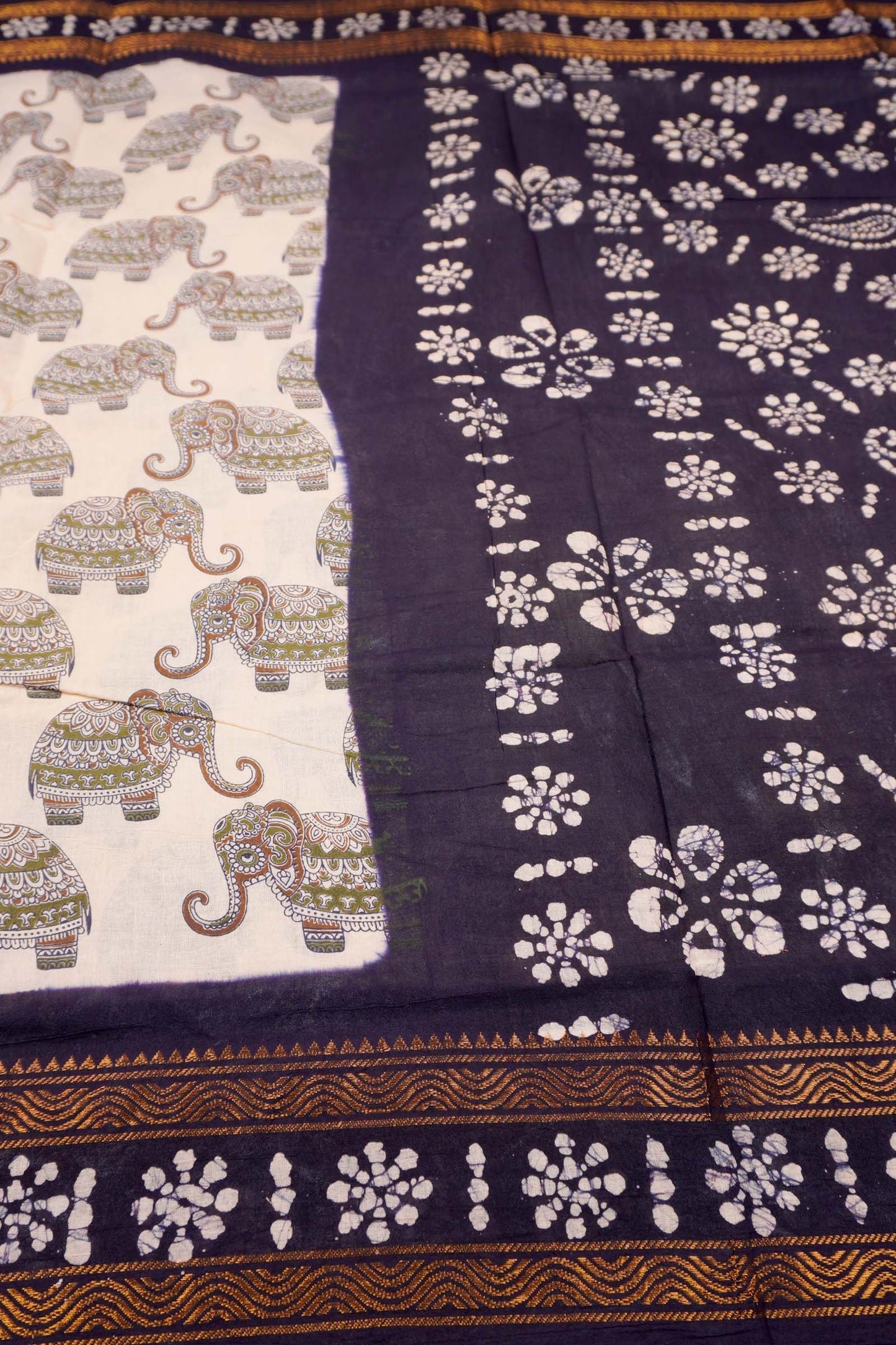 Off White Pure Sungudi Cotton Elephant Parade Zari Border Saree NAA244