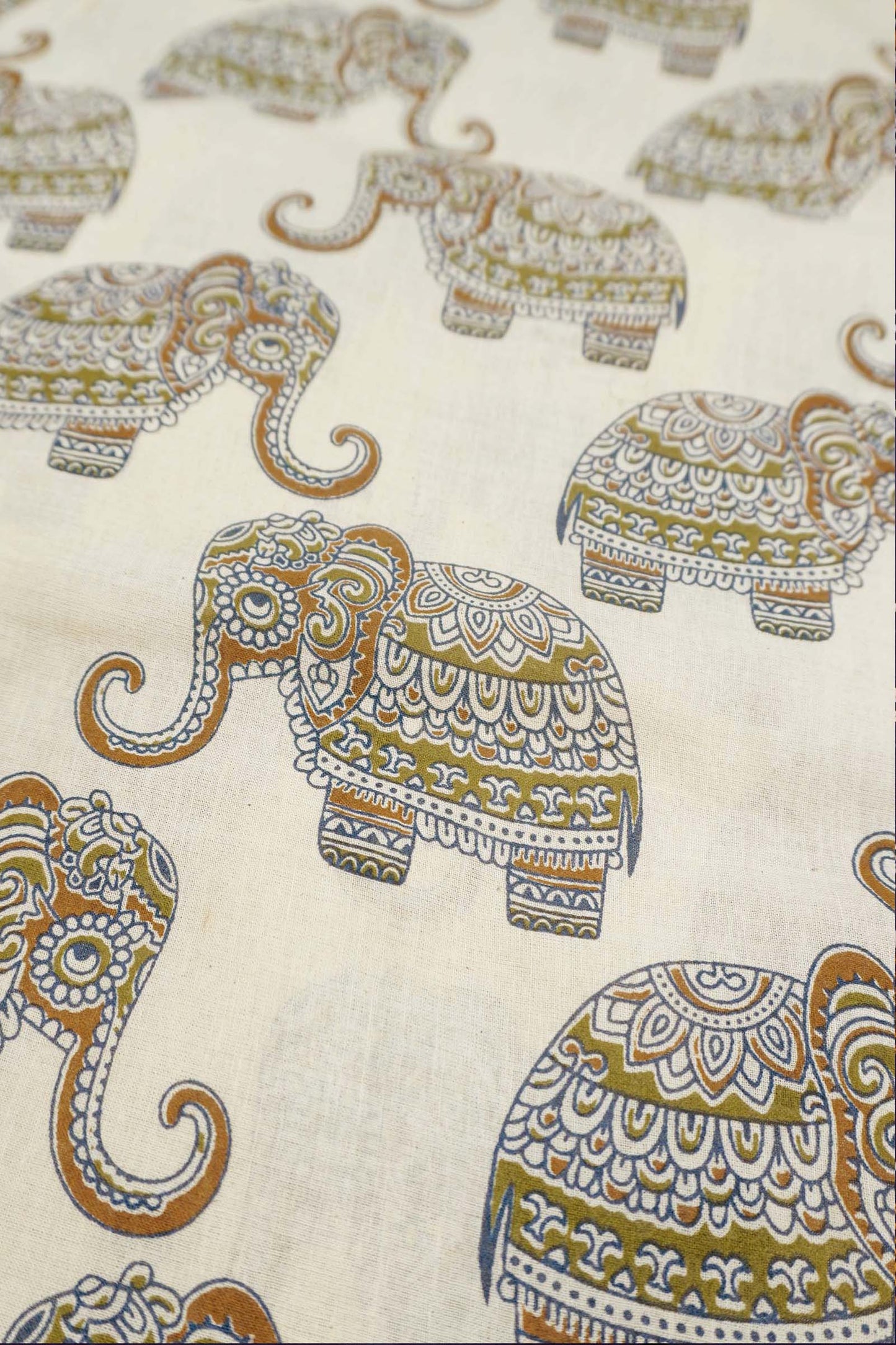 Off White Pure Sungudi Cotton Elephant Parade Zari Border Saree NAA244
