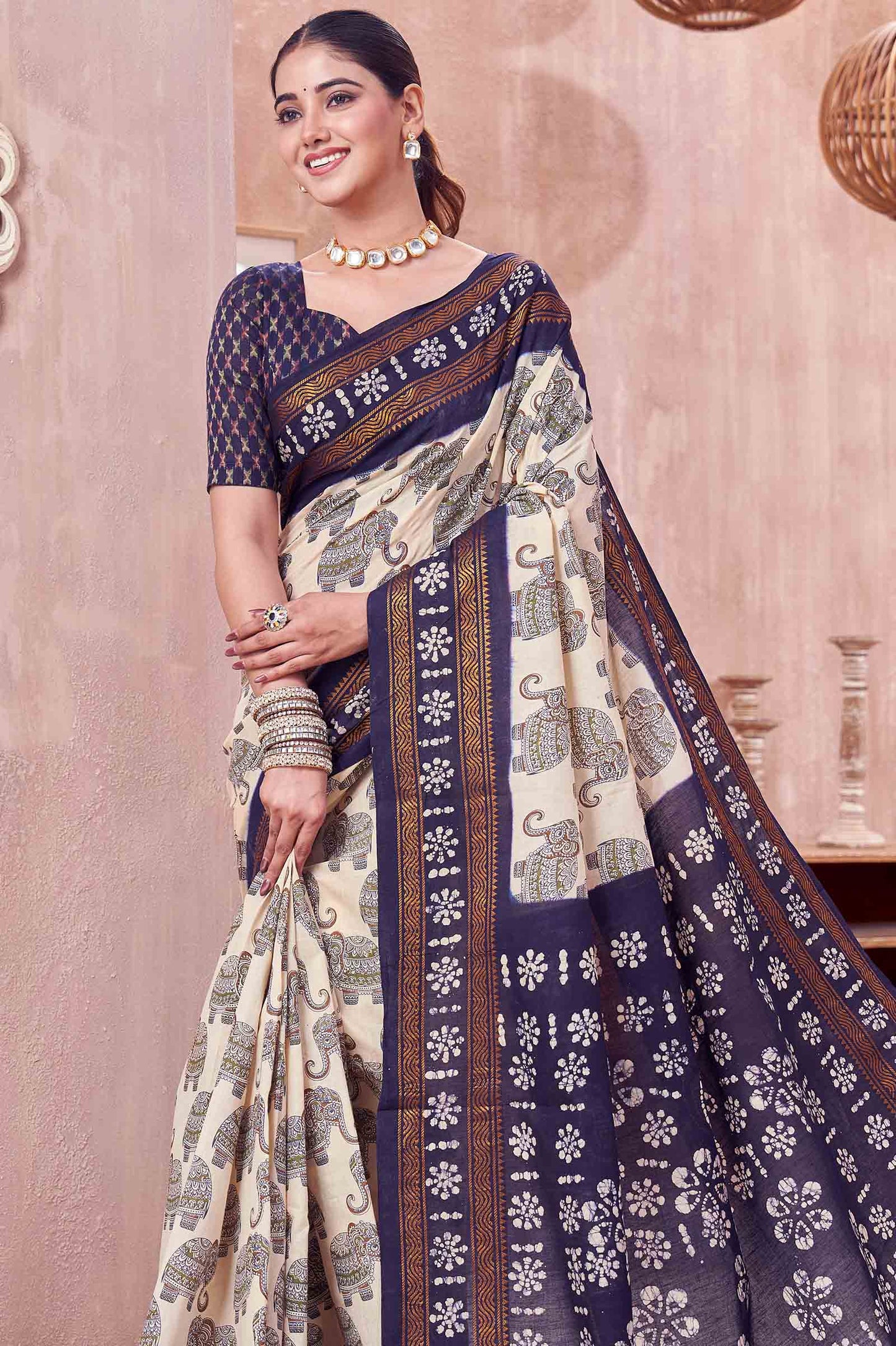 Off White Pure Sungudi Cotton Elephant Design Floral Rangoli Pallu Saree NAA244