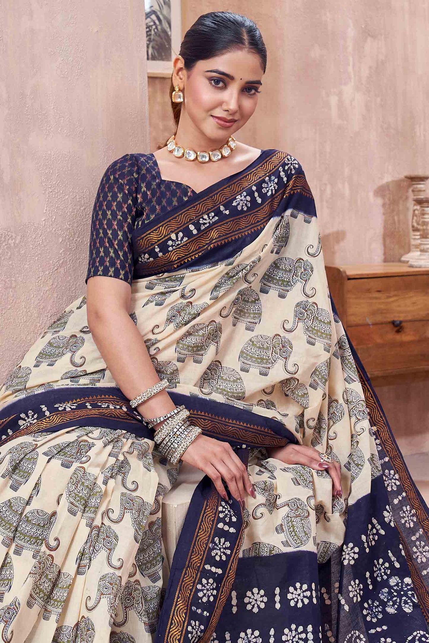 Off White Pure Sungudi Cotton Elephant Parade Zari Border Saree NAA244