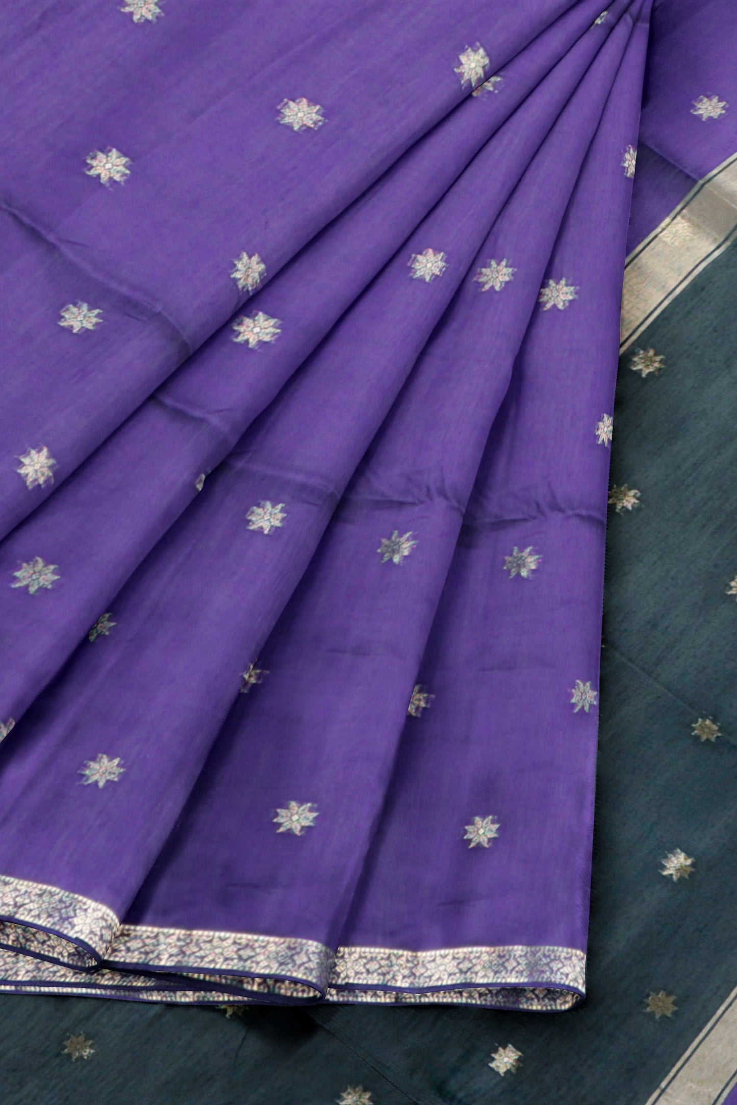 Violet Semi Maheswari Cotton Sampada Puspa Butta Contrast Pallu Saree