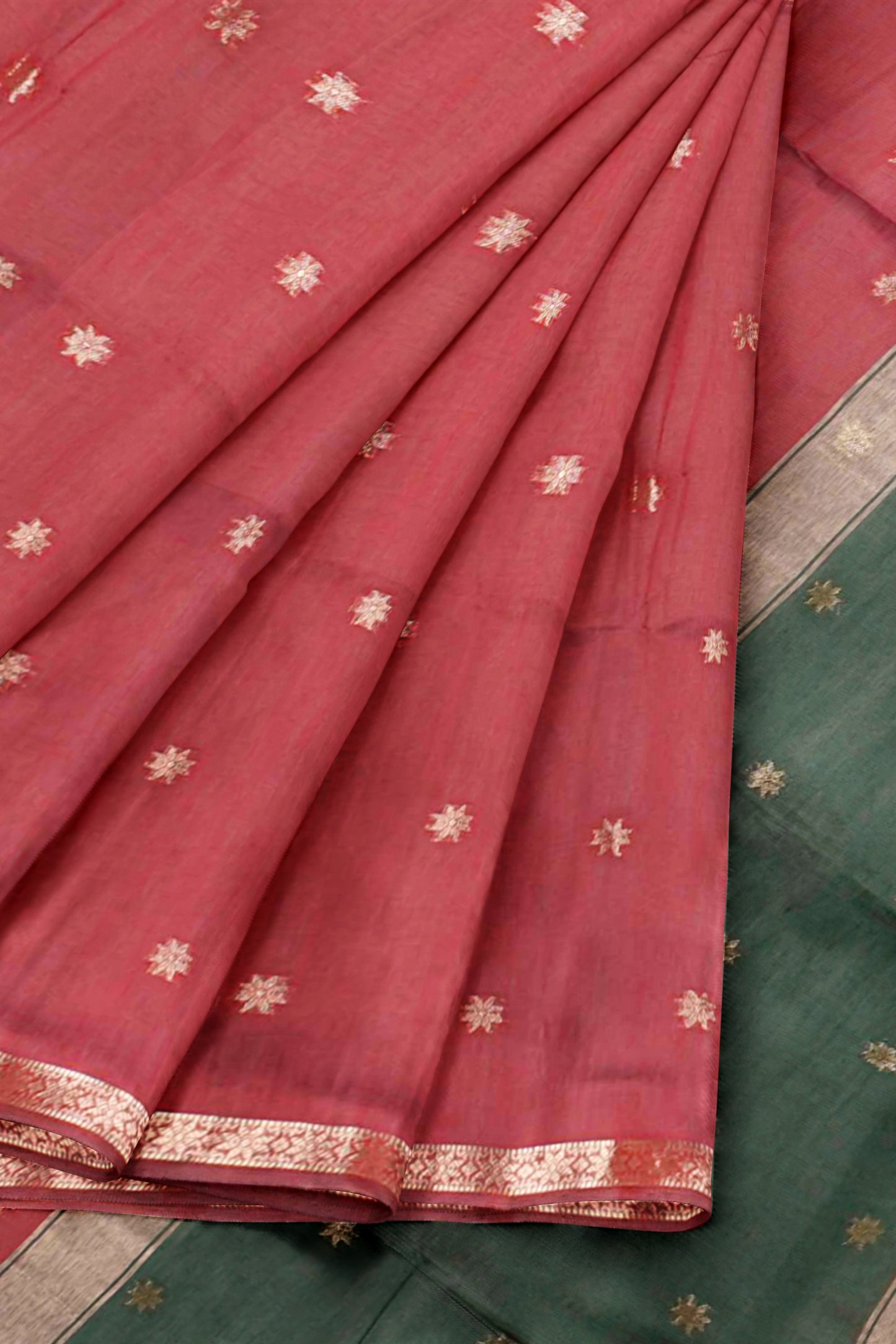 Maroon Semi Maheswari Cotton Sampada Puspa Butta Contrast Pallu Saree