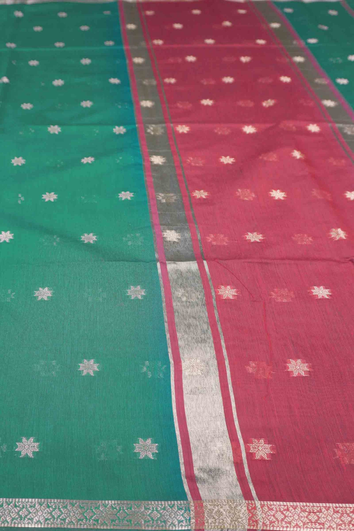 Green Semi Maheswari Cotton Sampada Puspa Butta Contrast Pallu Saree