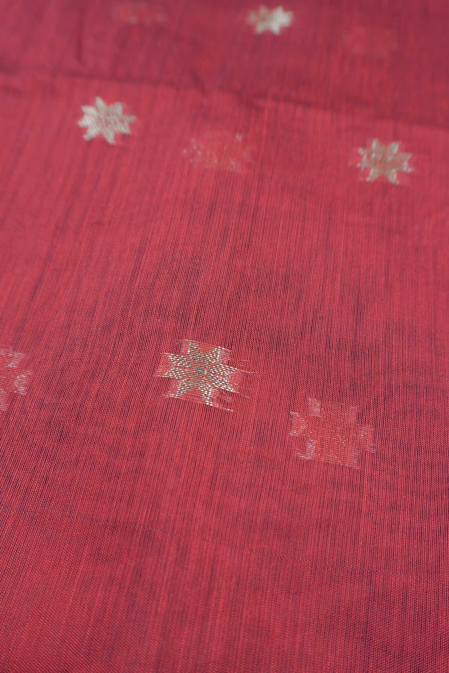 Maroon Semi Maheswari Cotton Sampada Puspa Butta Contrast Pallu Saree