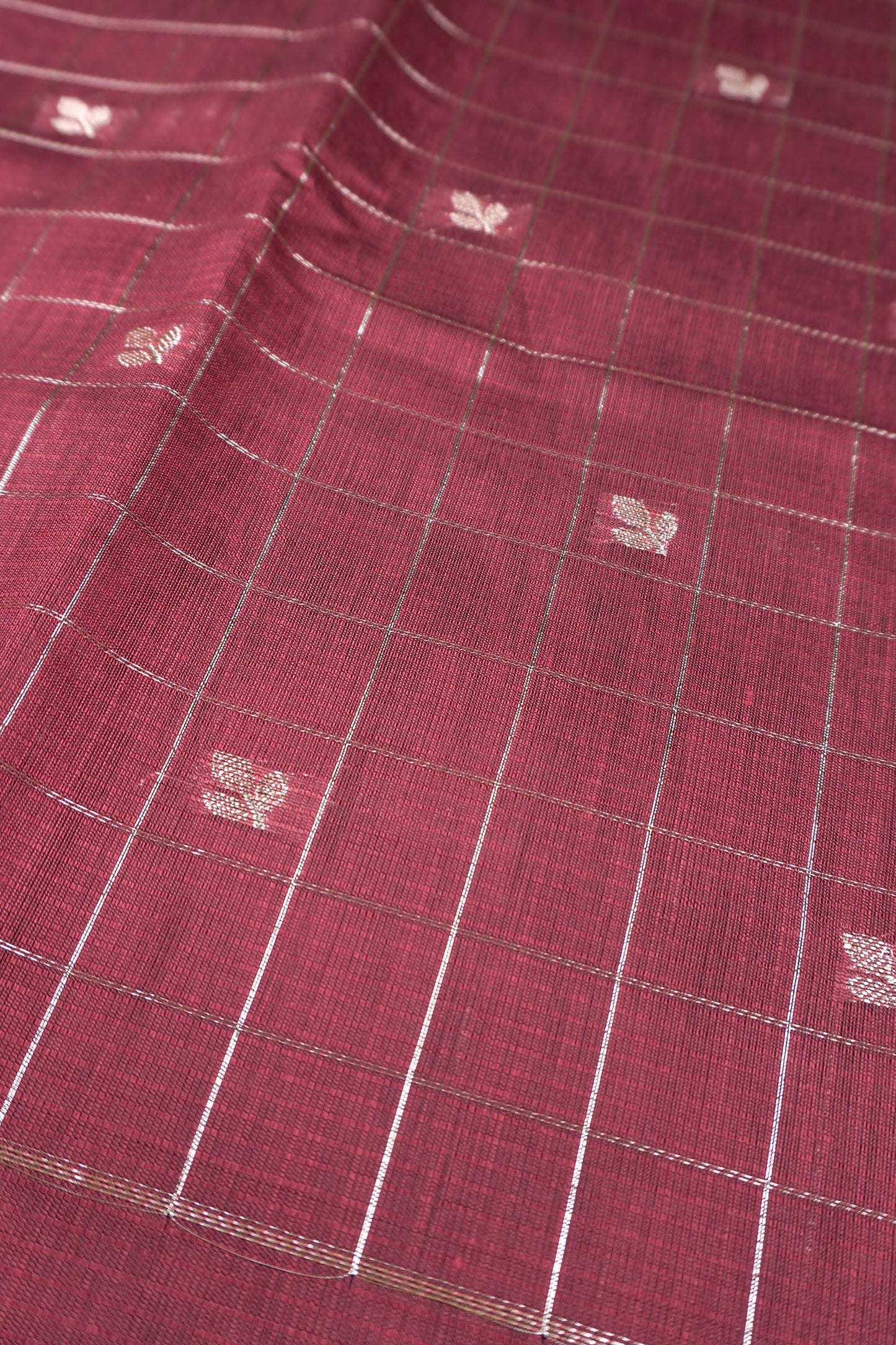 Maroon Semi Maheswari Cotton Chandrika Checks Butta Saree