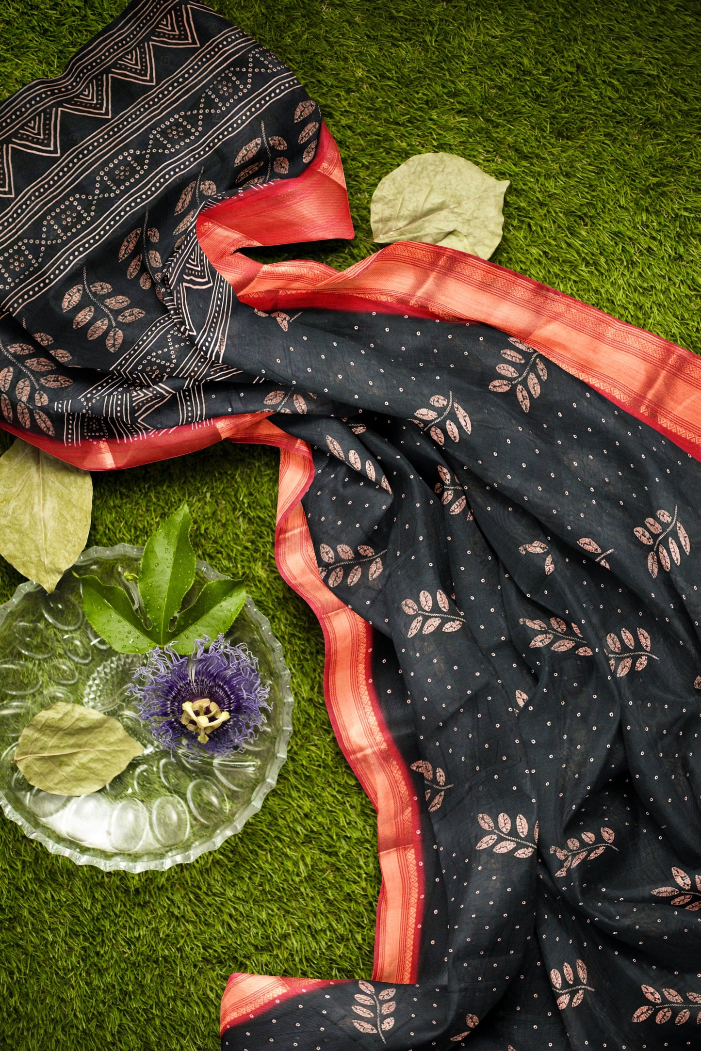 Black Printed Cotton LeafLine Print Zari Border Saree