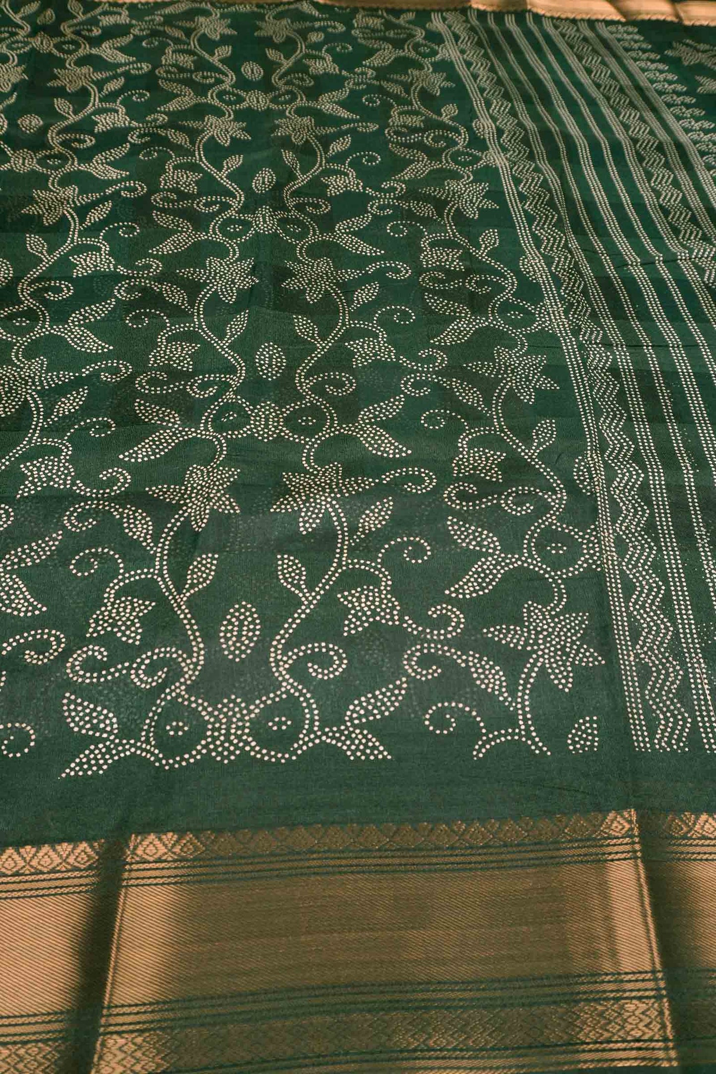 Green Printed Cotton Rangoli Dots Zari Border Saree