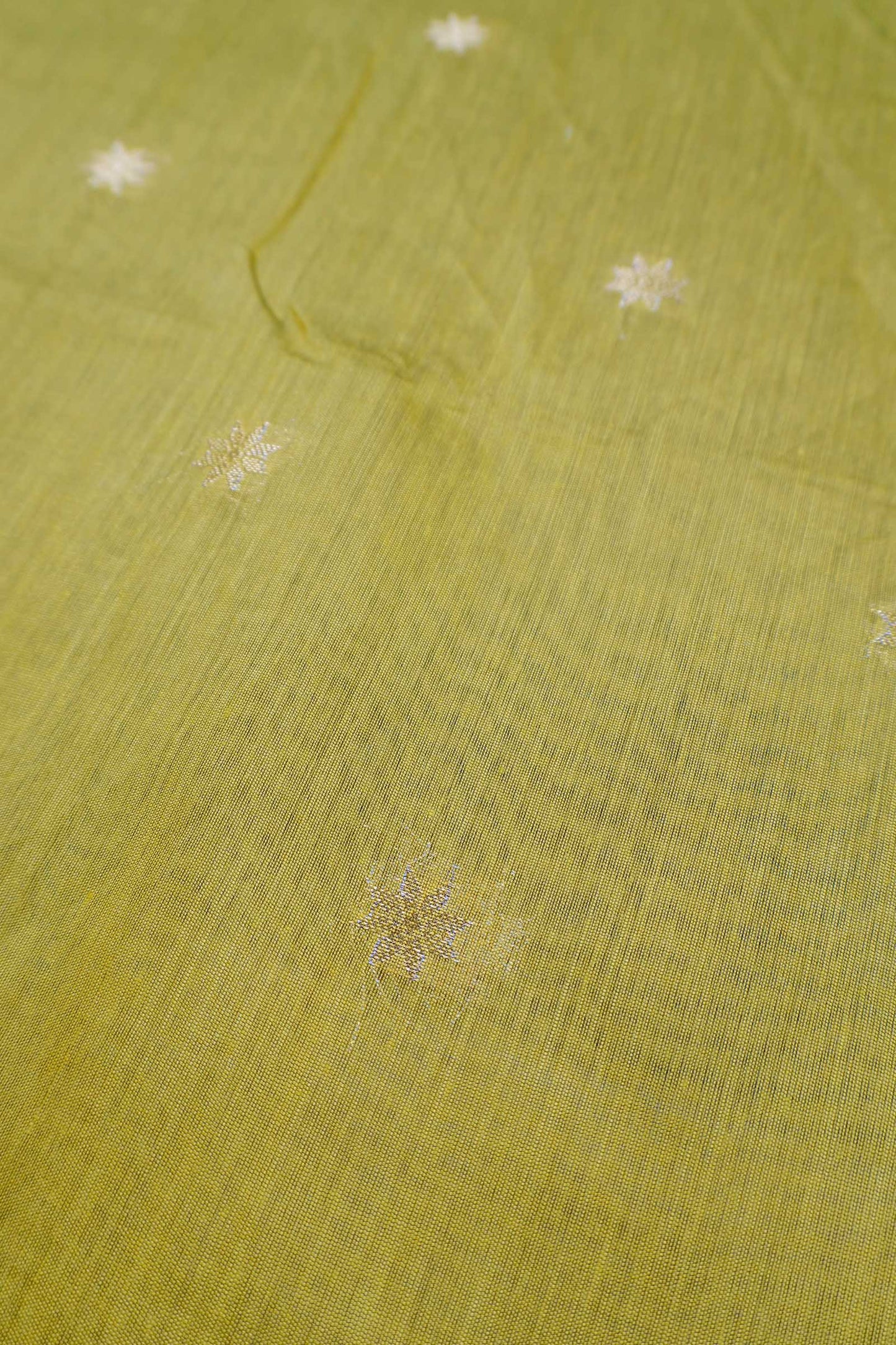 Light Olive Green Semi Maheswari Cotton Sampada Puspa Butta Contrast Pallu Saree