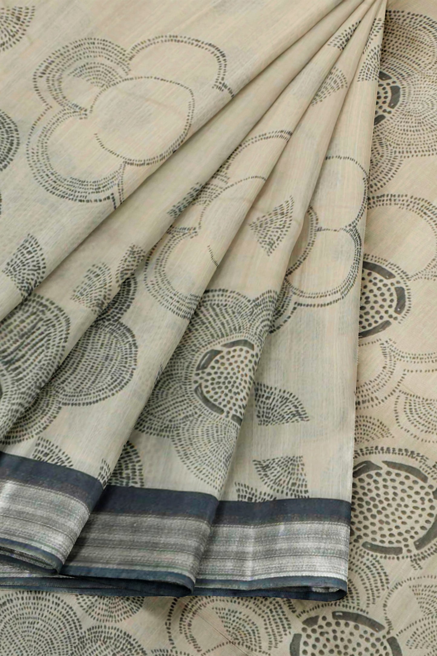 Black - Off White Printed Cotton Modern Art Floral Rings Jute Finish Saree