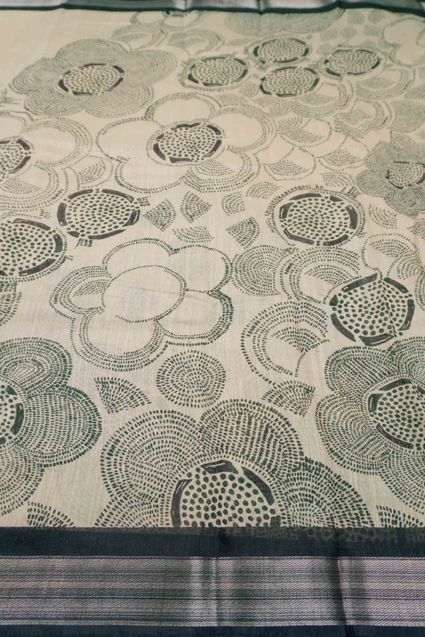 Black - Off White Printed Cotton Modern Art Floral Rings Jute Finish Saree