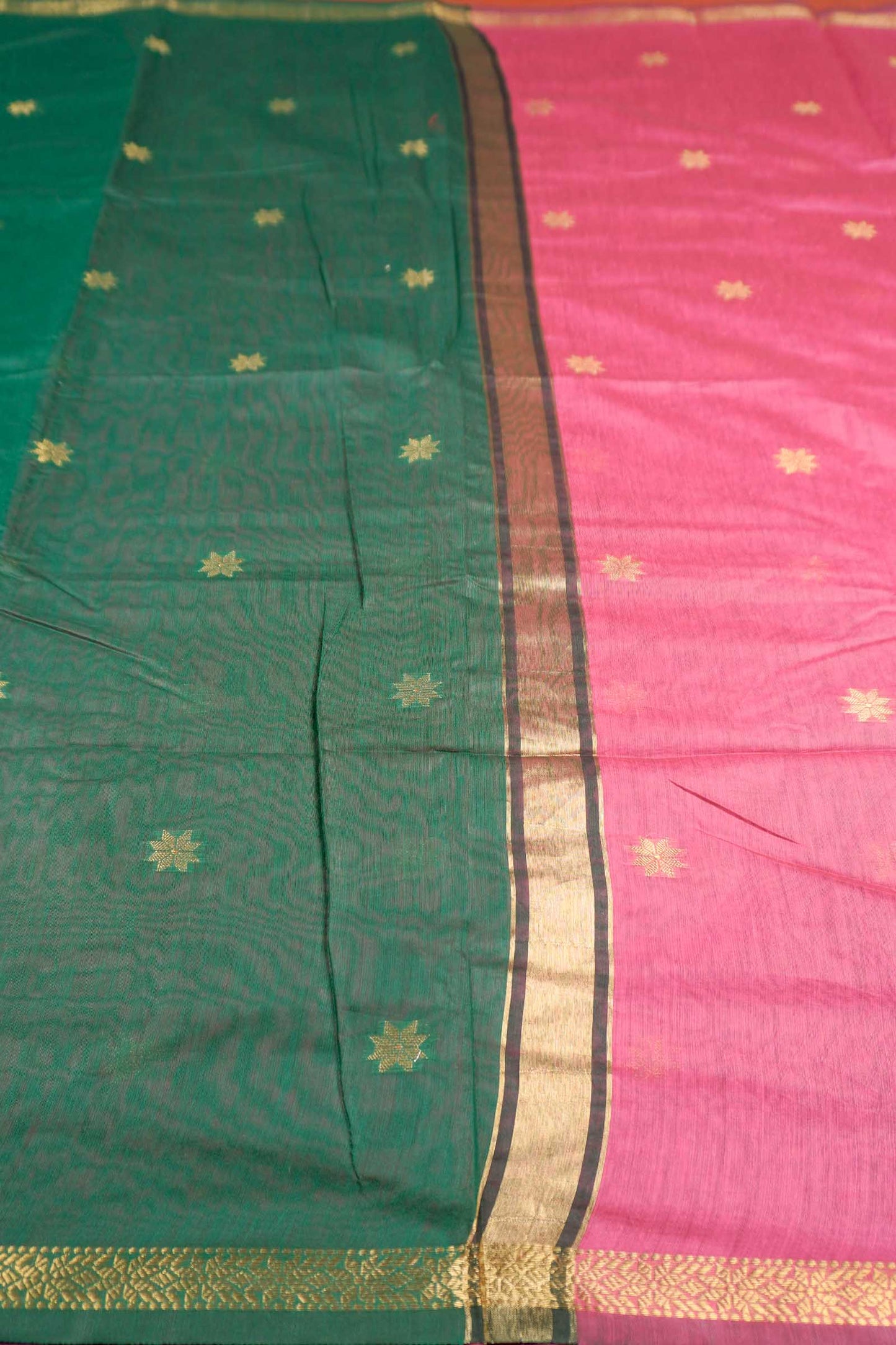 Dark Green Semi Maheswari Cotton Small Butta Contrast Pink Pallu Saree