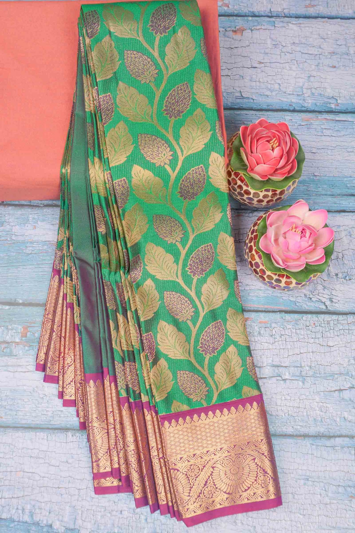 Green Semi Silk Twin Leaves Zari Border Contrast Pallu Saree
