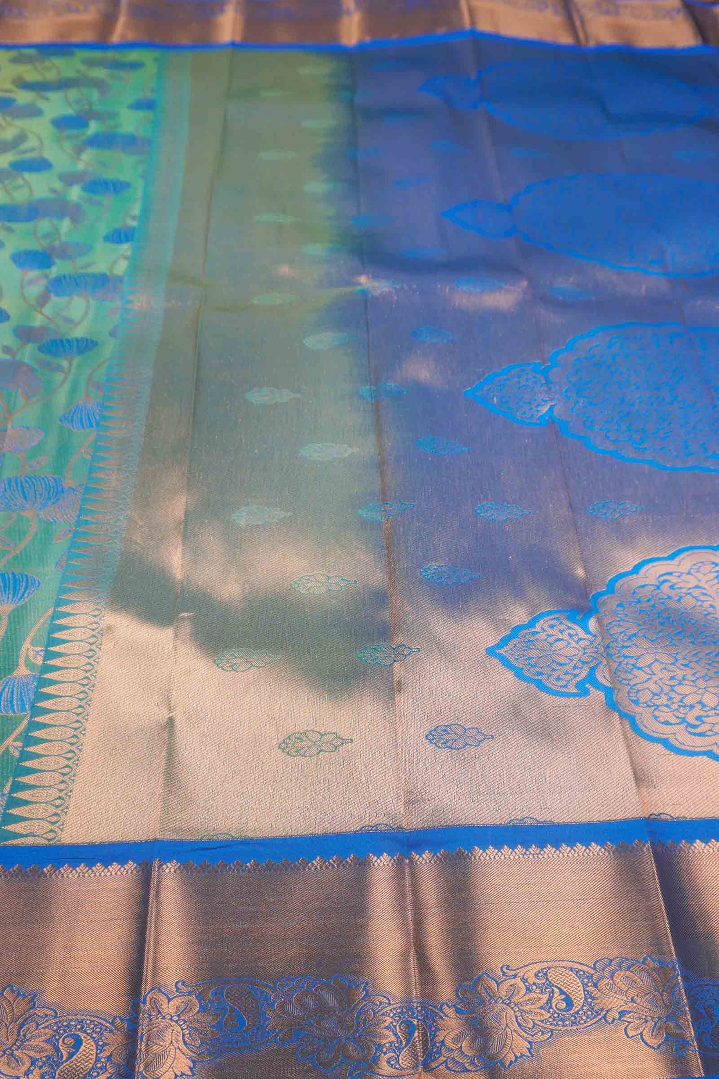 Green Semi Silk Contrast Blue Floral Vines Rich Pallu Saree