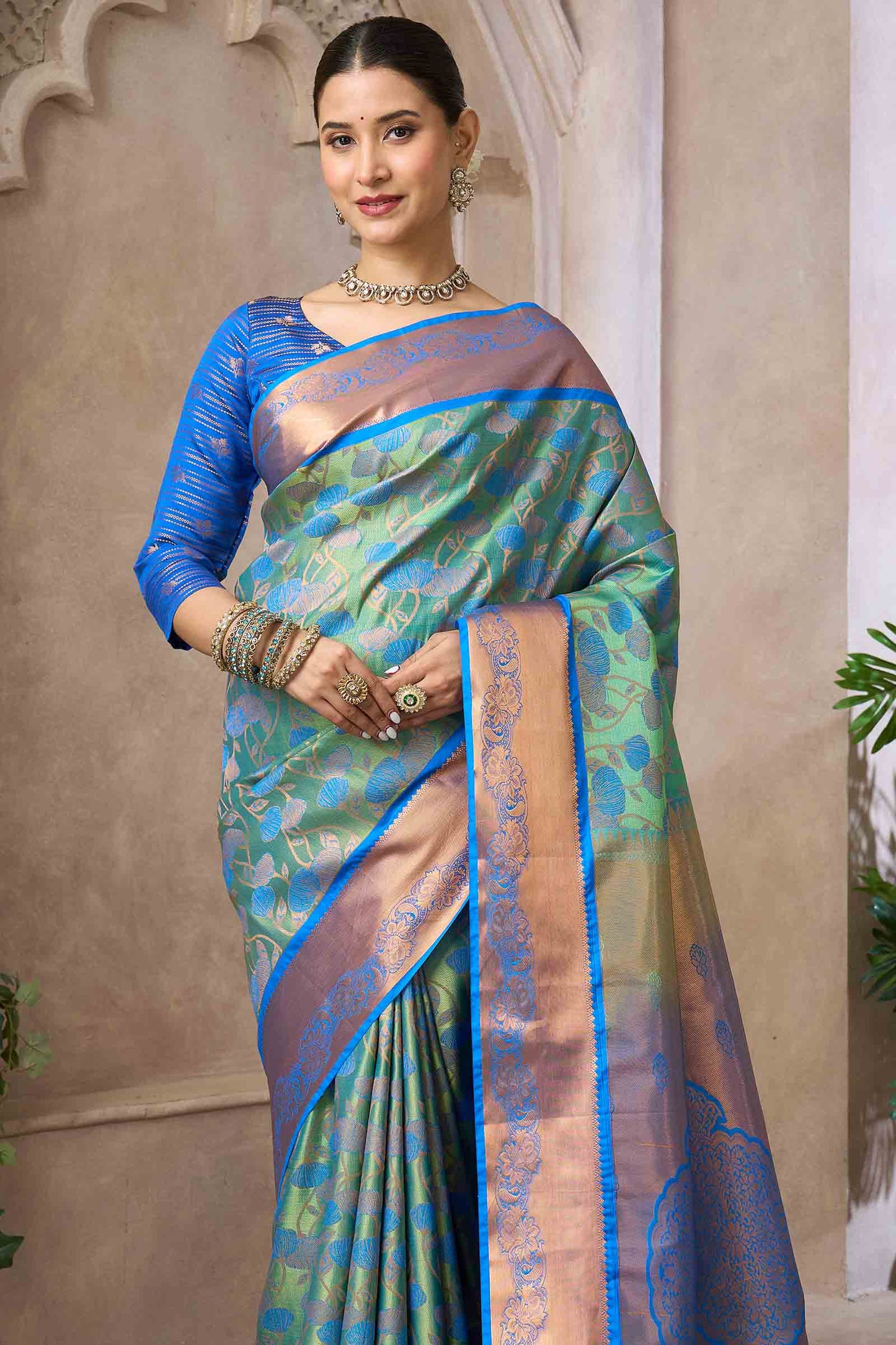 Green Semi Silk Contrast Blue Floral Vines Rich Pallu Saree