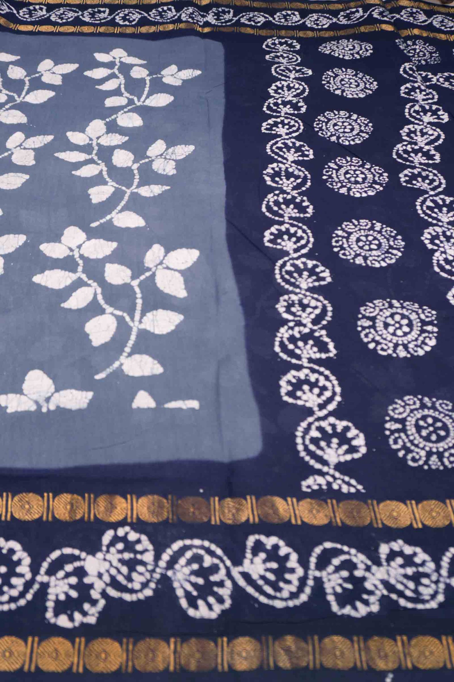 Grey Pure Sungudi Cotton Leaf Print Contrast Border Saree